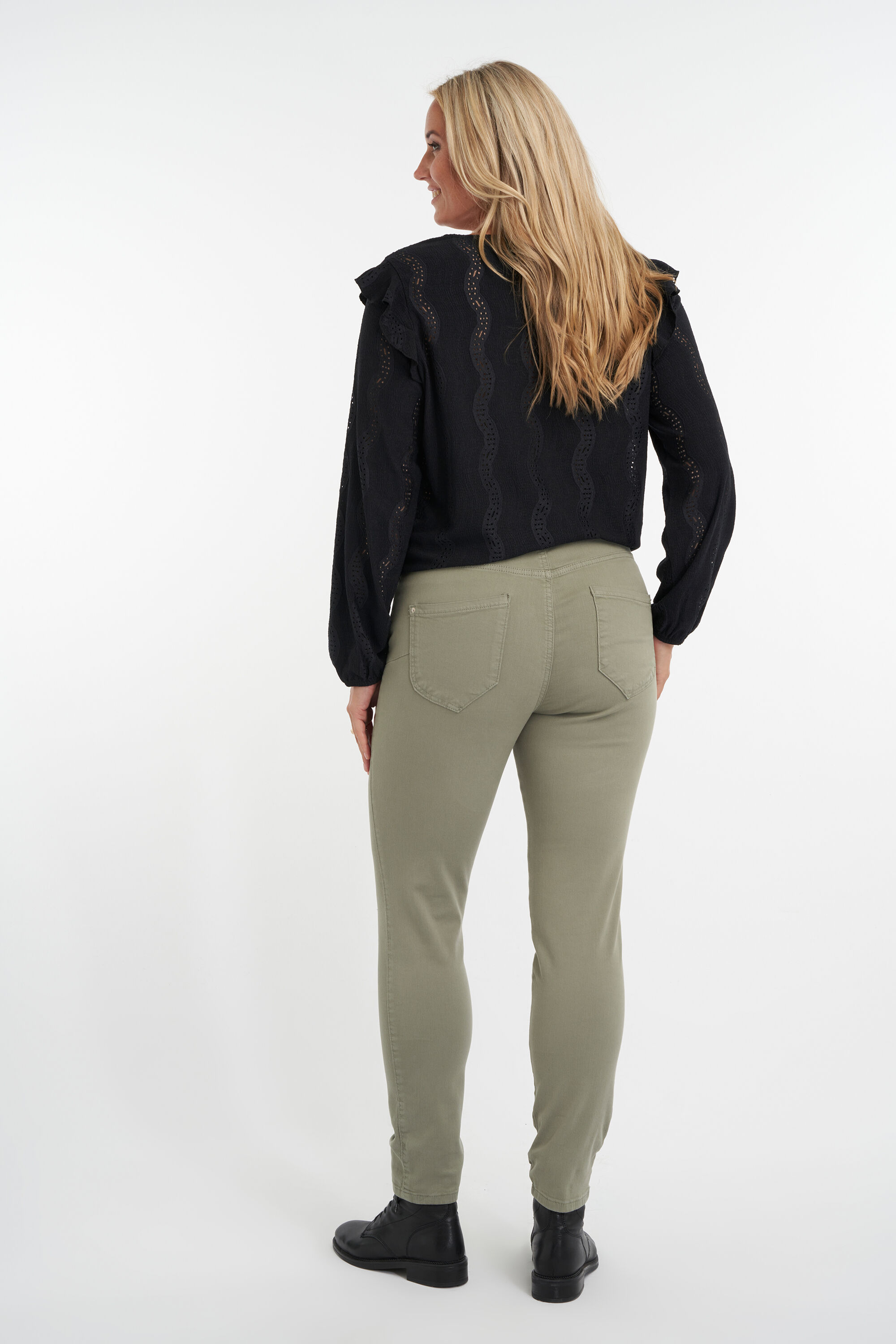 Slim fit jeans image number 3