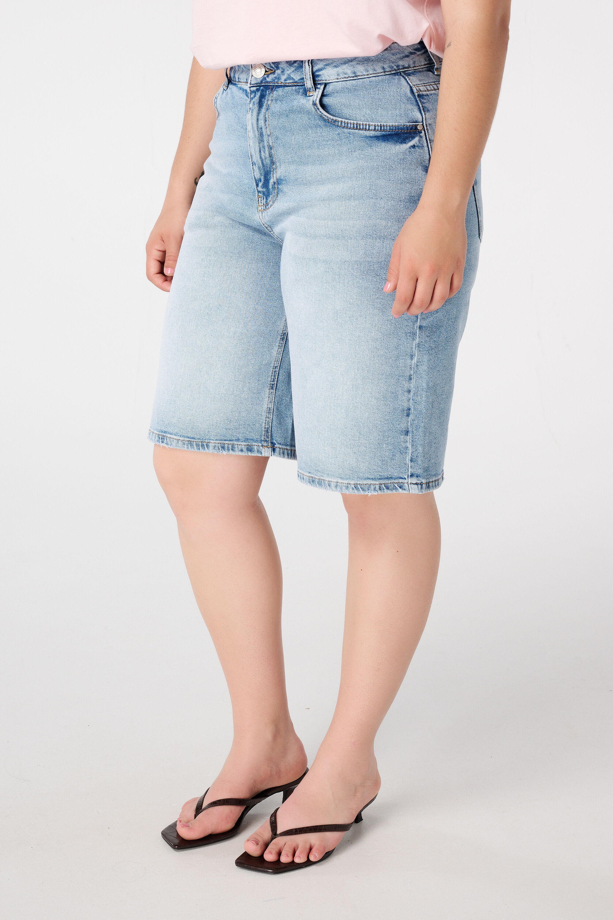 Short en jean stretch image number 5