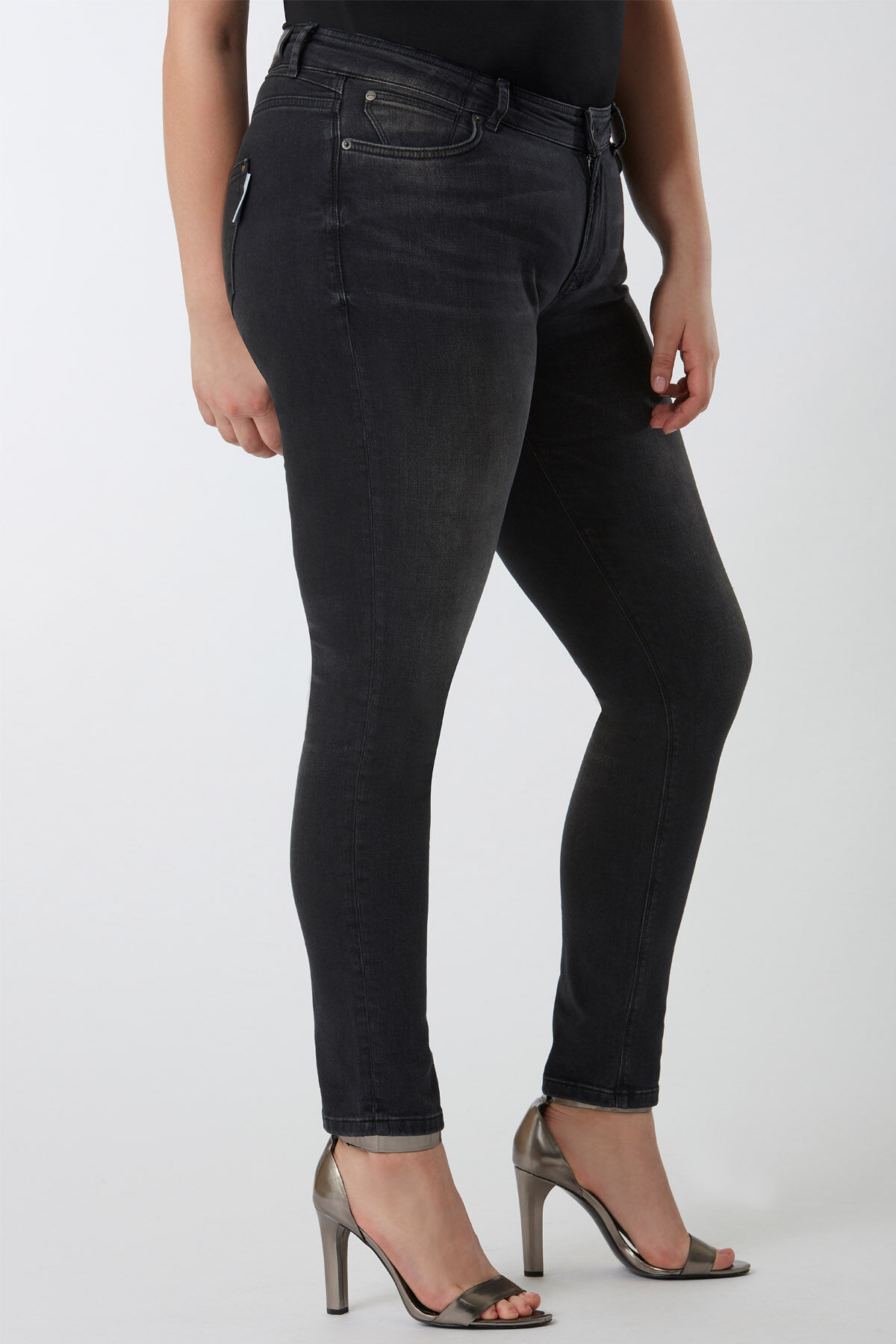 Jeans skinny coupe O noir image number 4