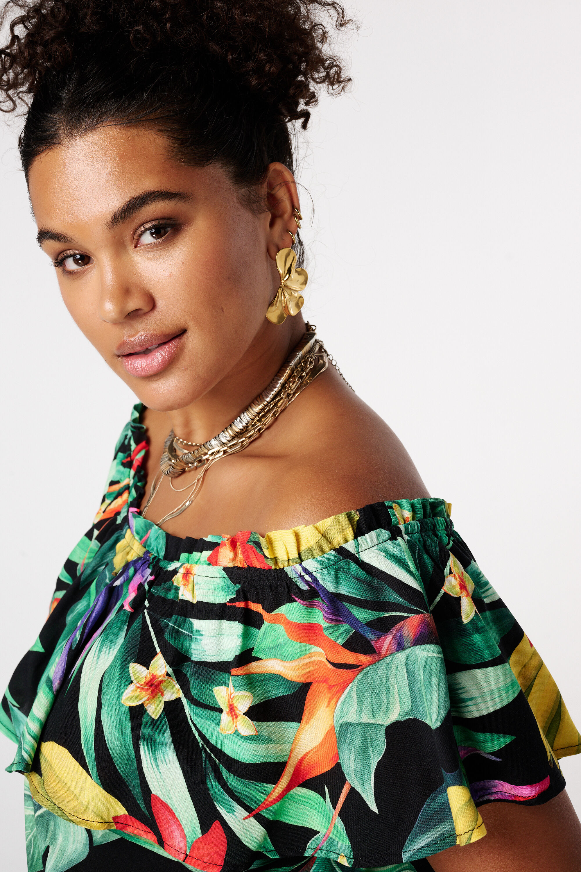 Off-shoulder blouse image number 4