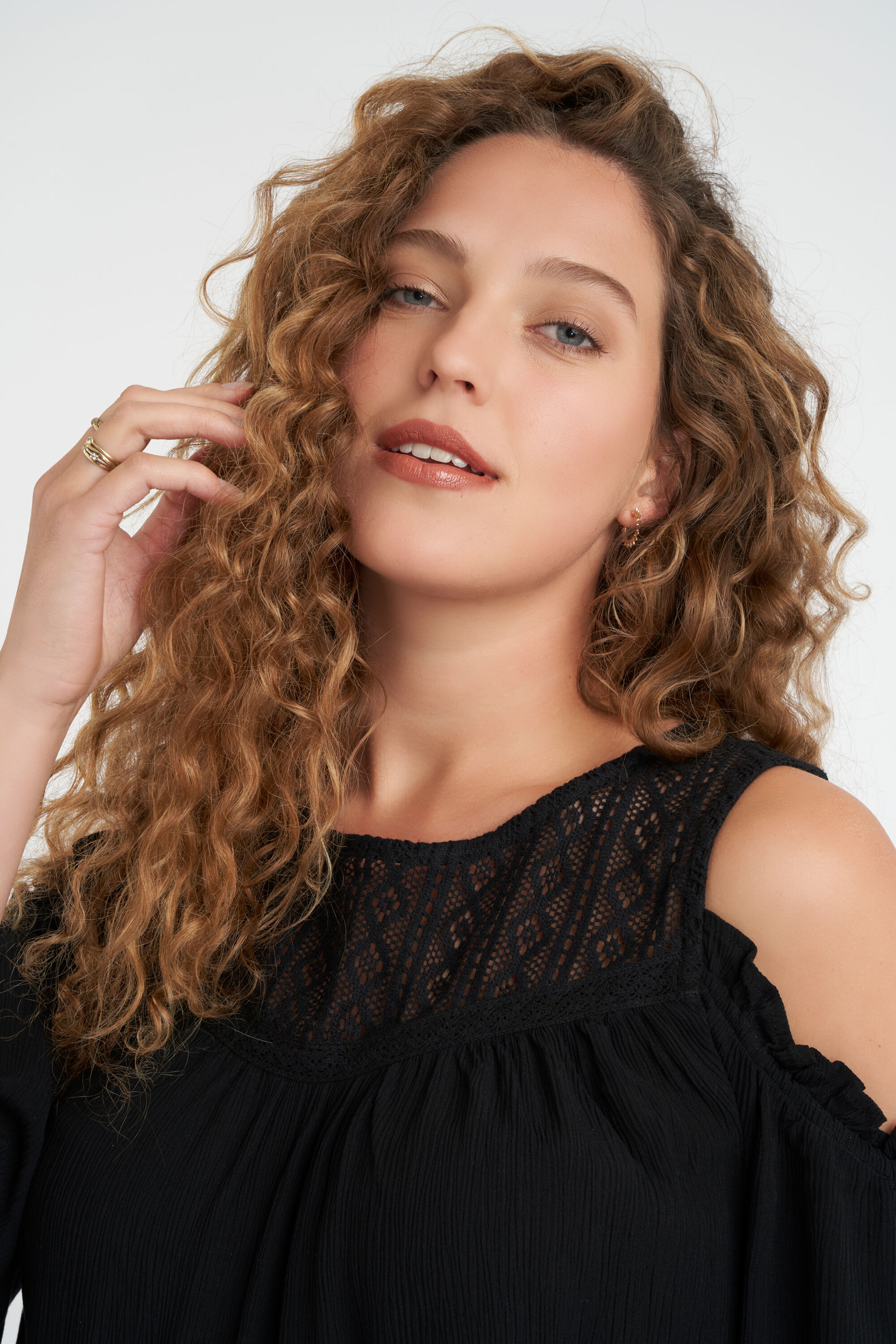 Cold shoulder blouse image number 4