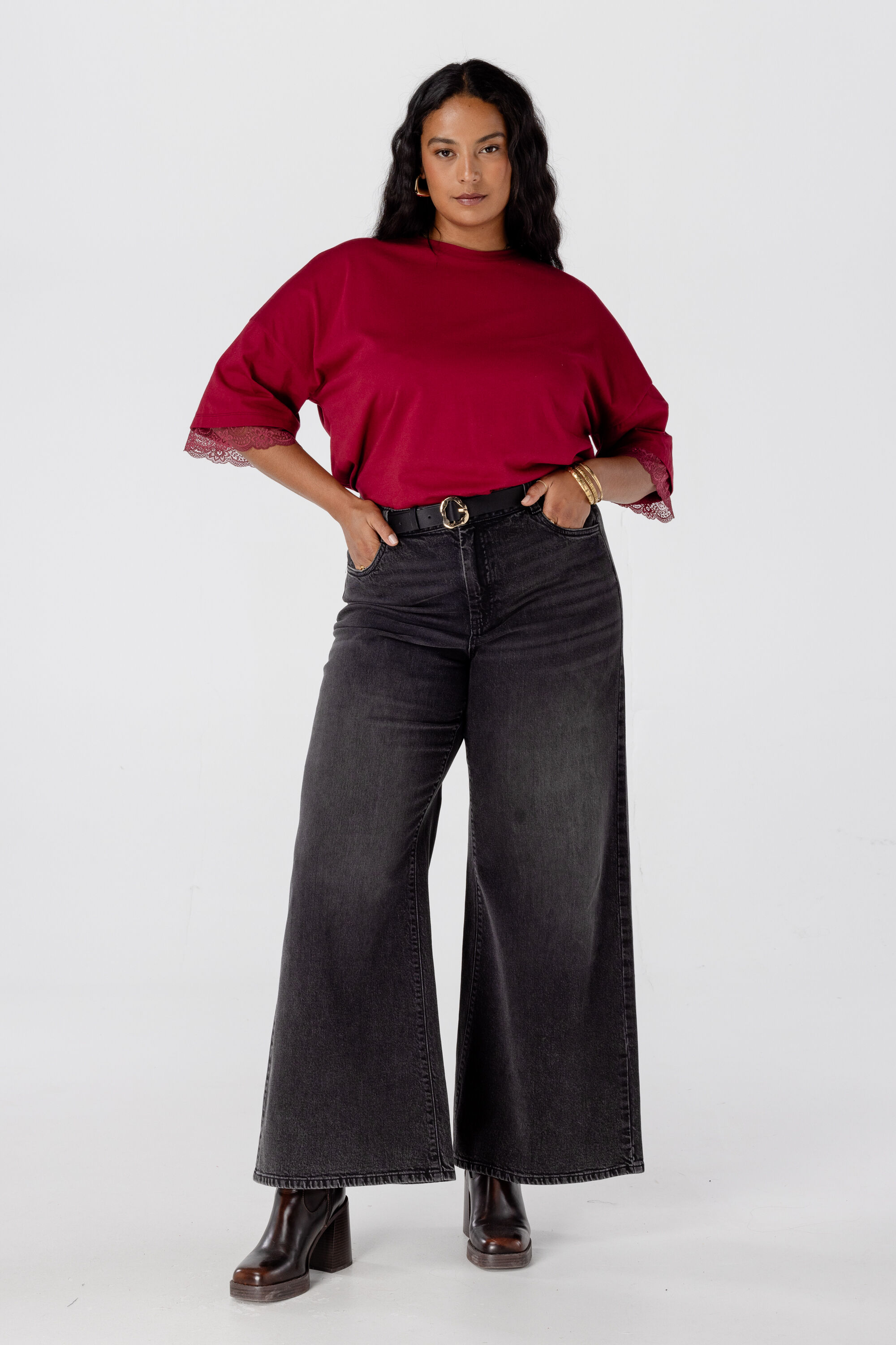 T-shirt met kanten details image number 5