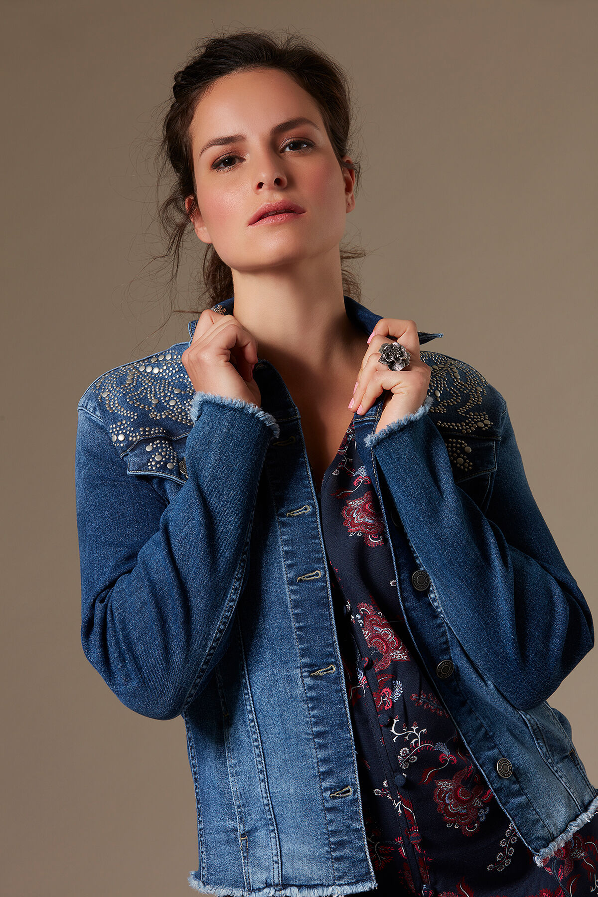 Spijkerjack met studs image number 5