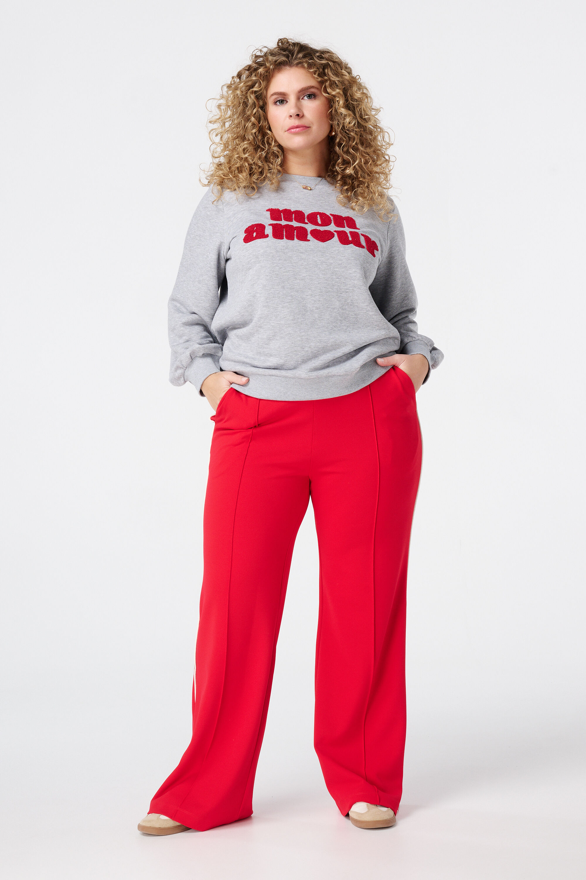 Pull avec inscription image number 5