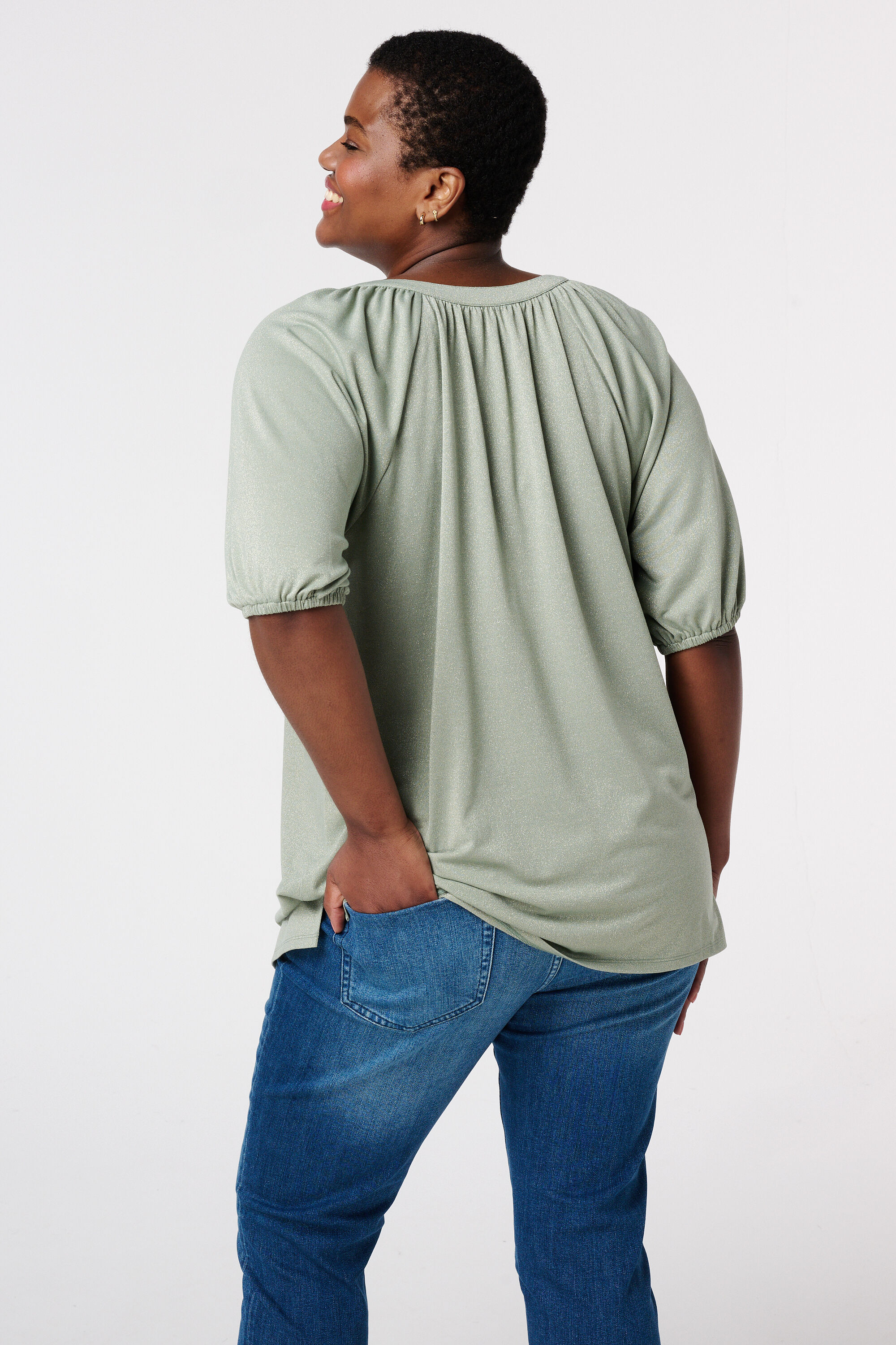 Haut avec d&eacute;tails &agrave; paillettes image number 3