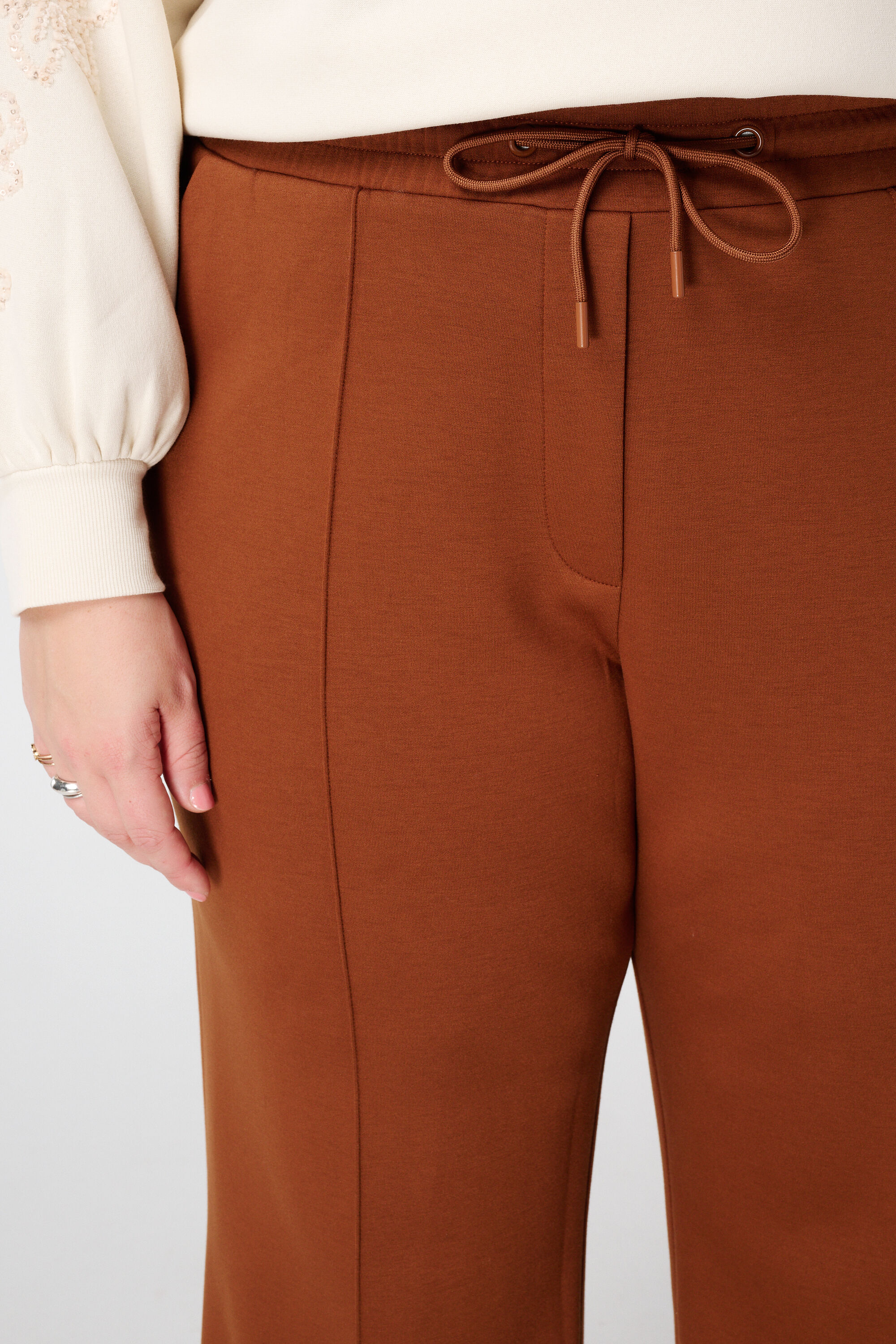 Pantalon avec coutures en panneaux image number 4