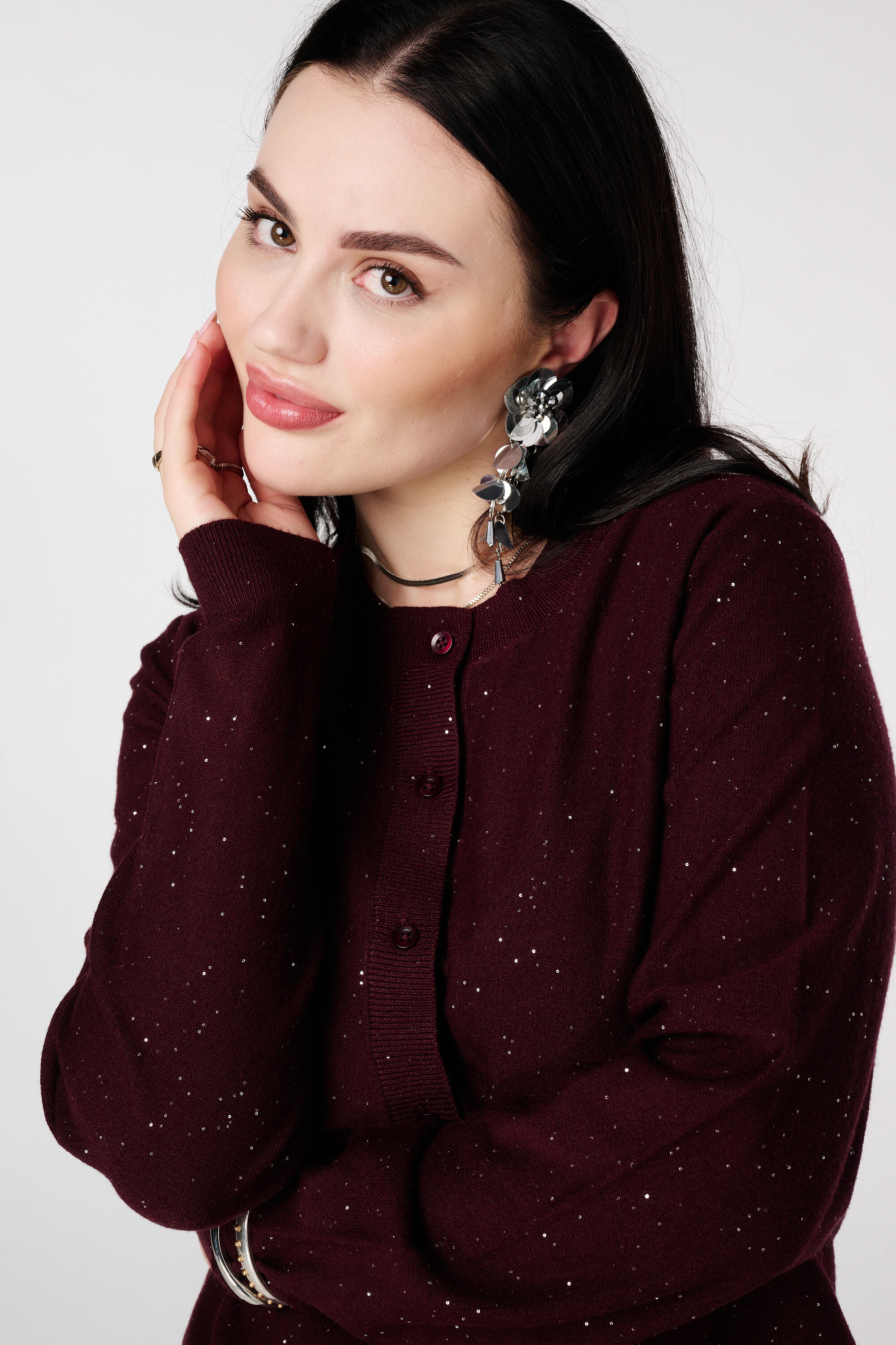 Cardigan finement tricot&eacute; avec mini paillettes image number 4