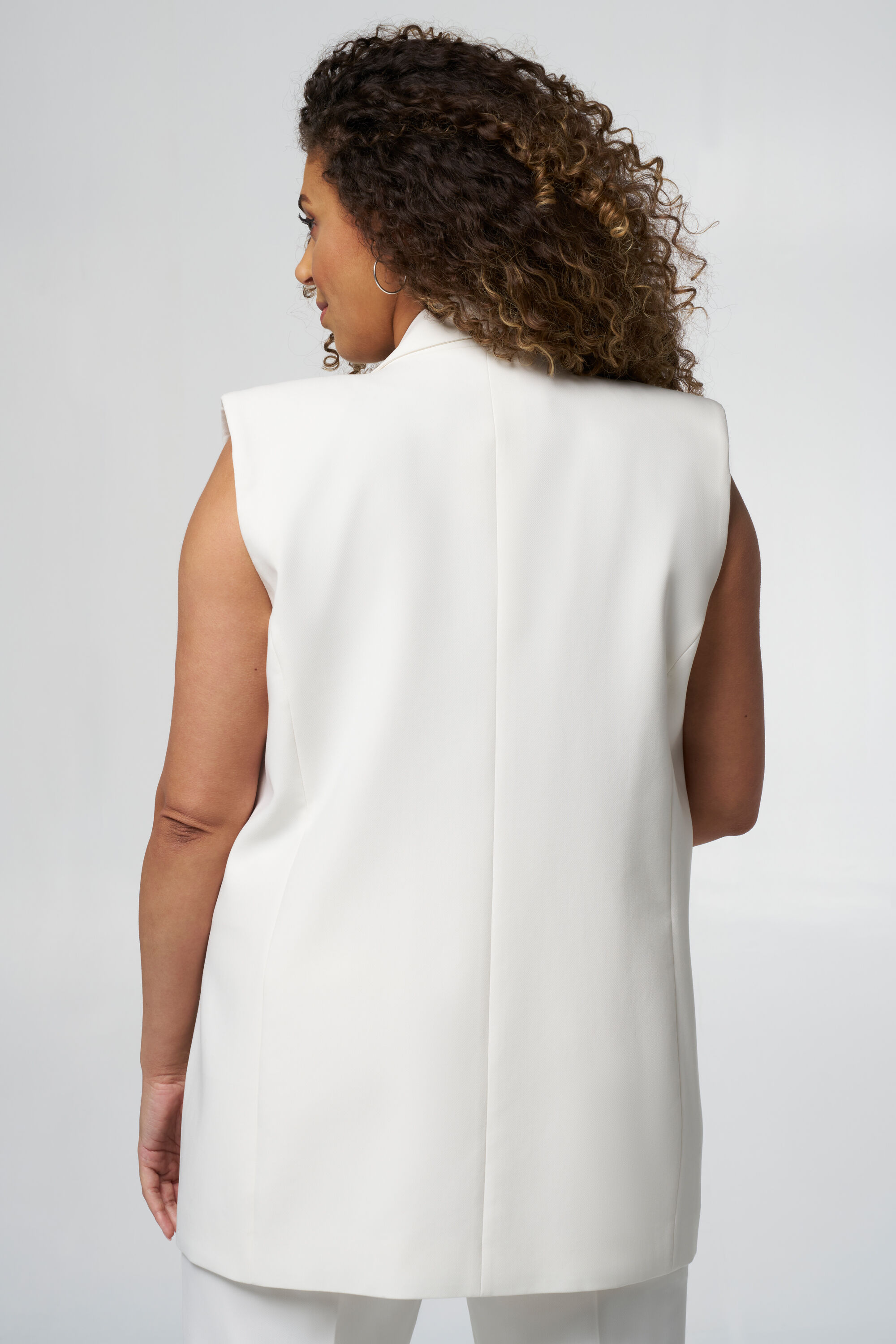 Gilet intemporel avec fermeture boutonn&eacute;e image number 3