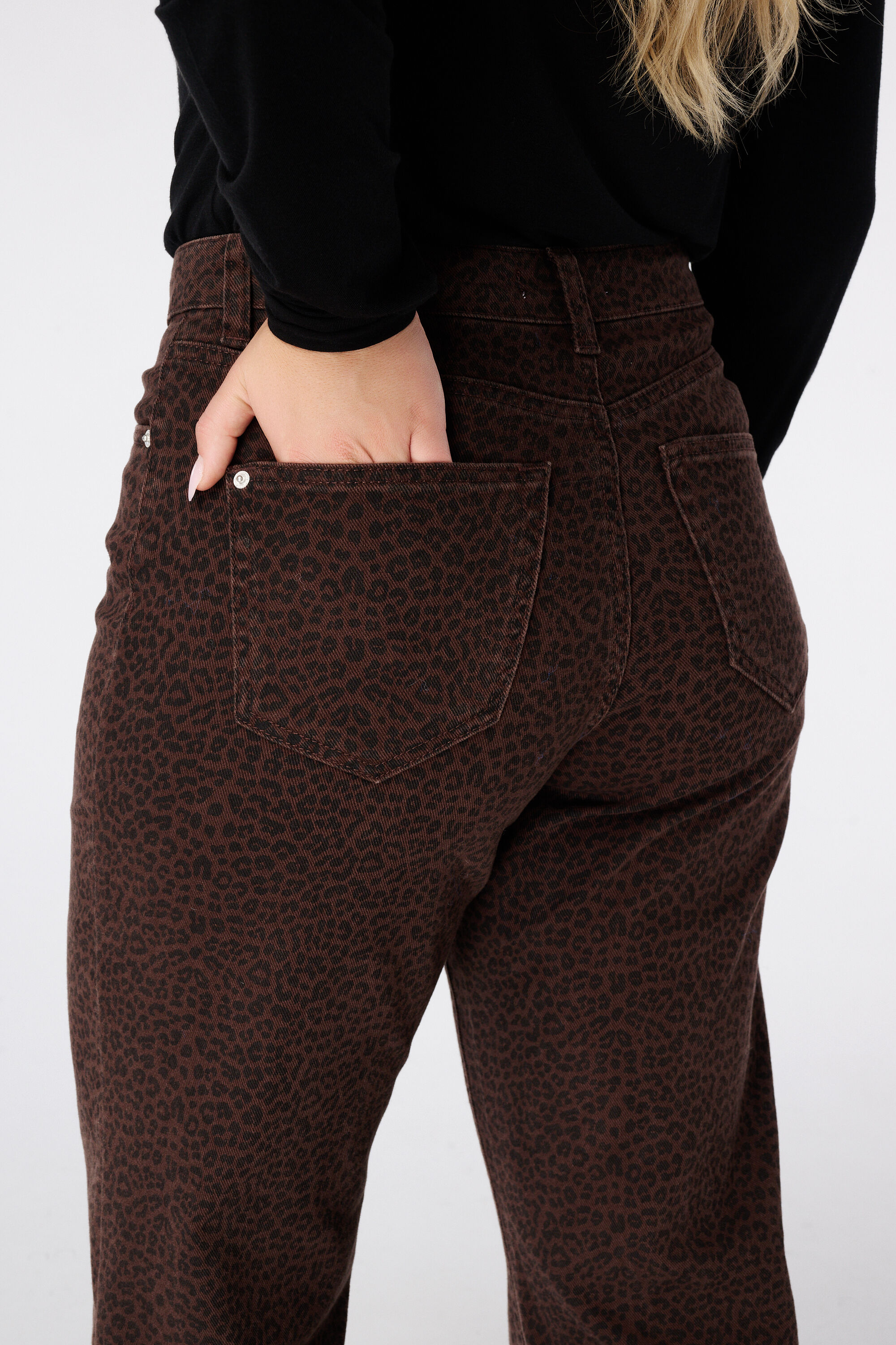 Wide leg jeans met panterprint image number 4