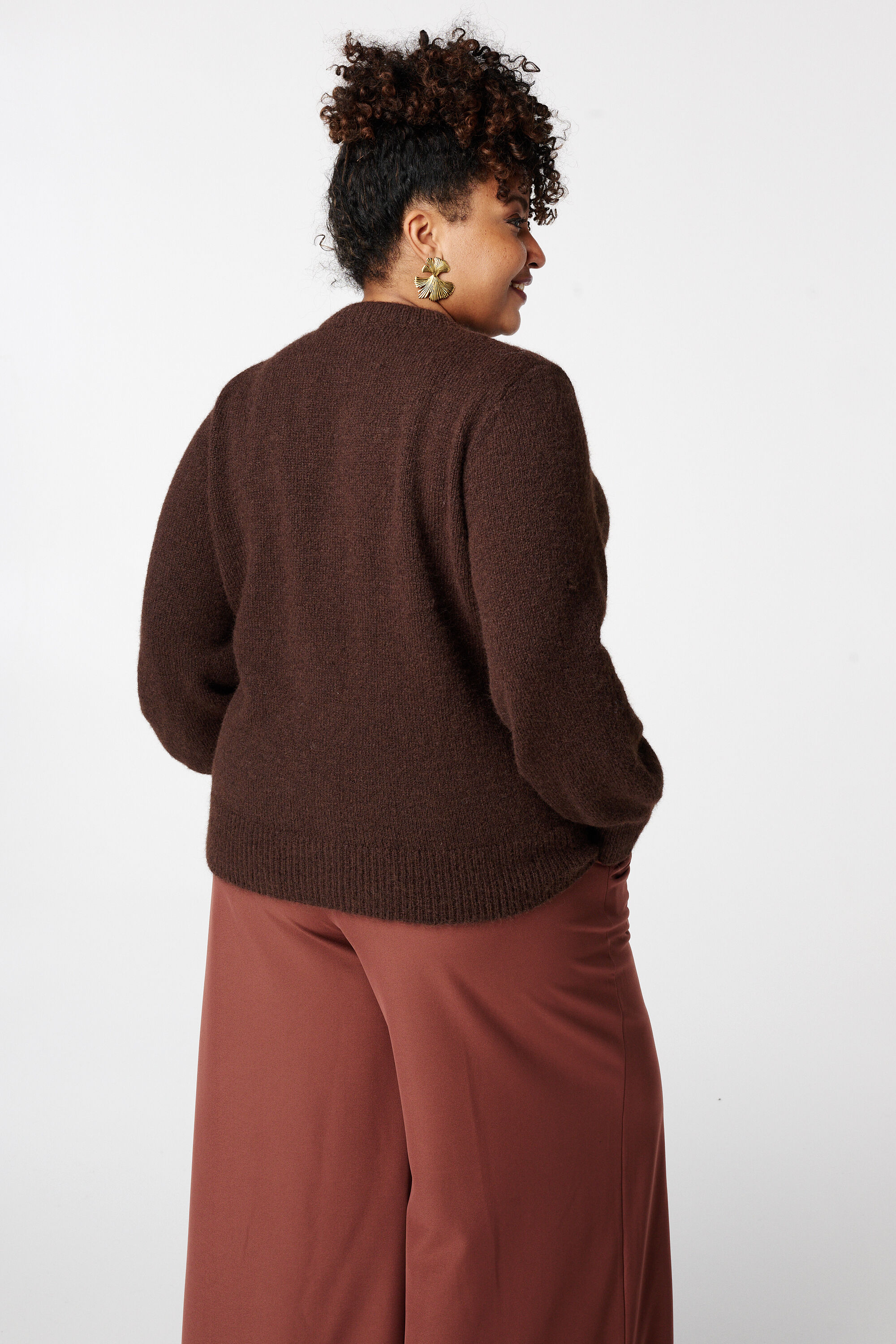 Gilet en maille avec fermeture boutonn&eacute;e image number 3