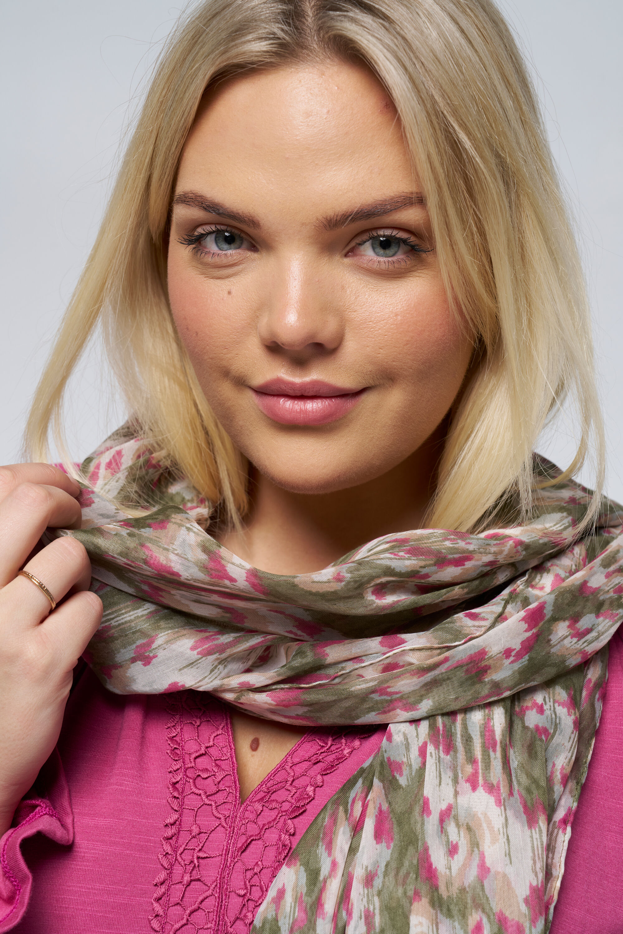 Sjaal met kleuren image number 2