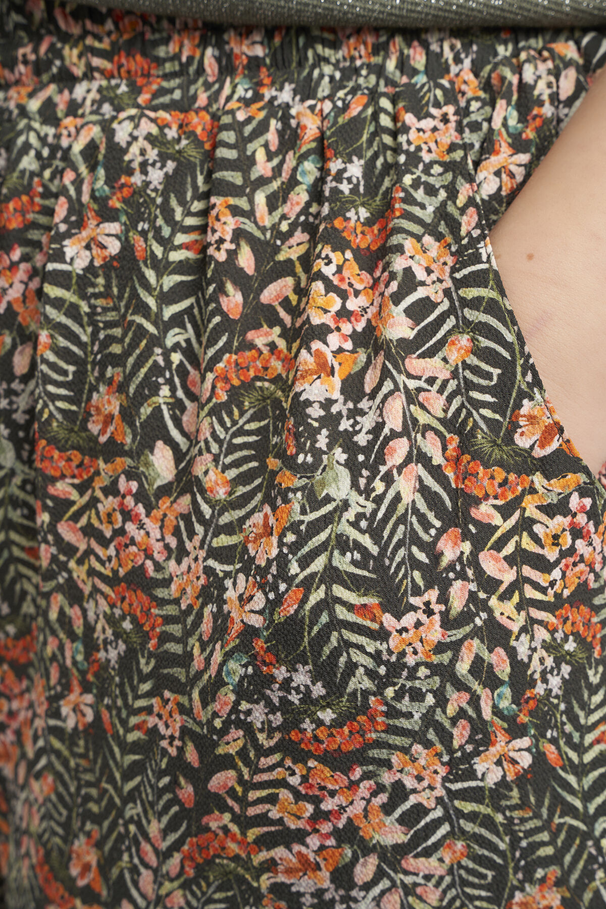 Losvallende broek image number 5