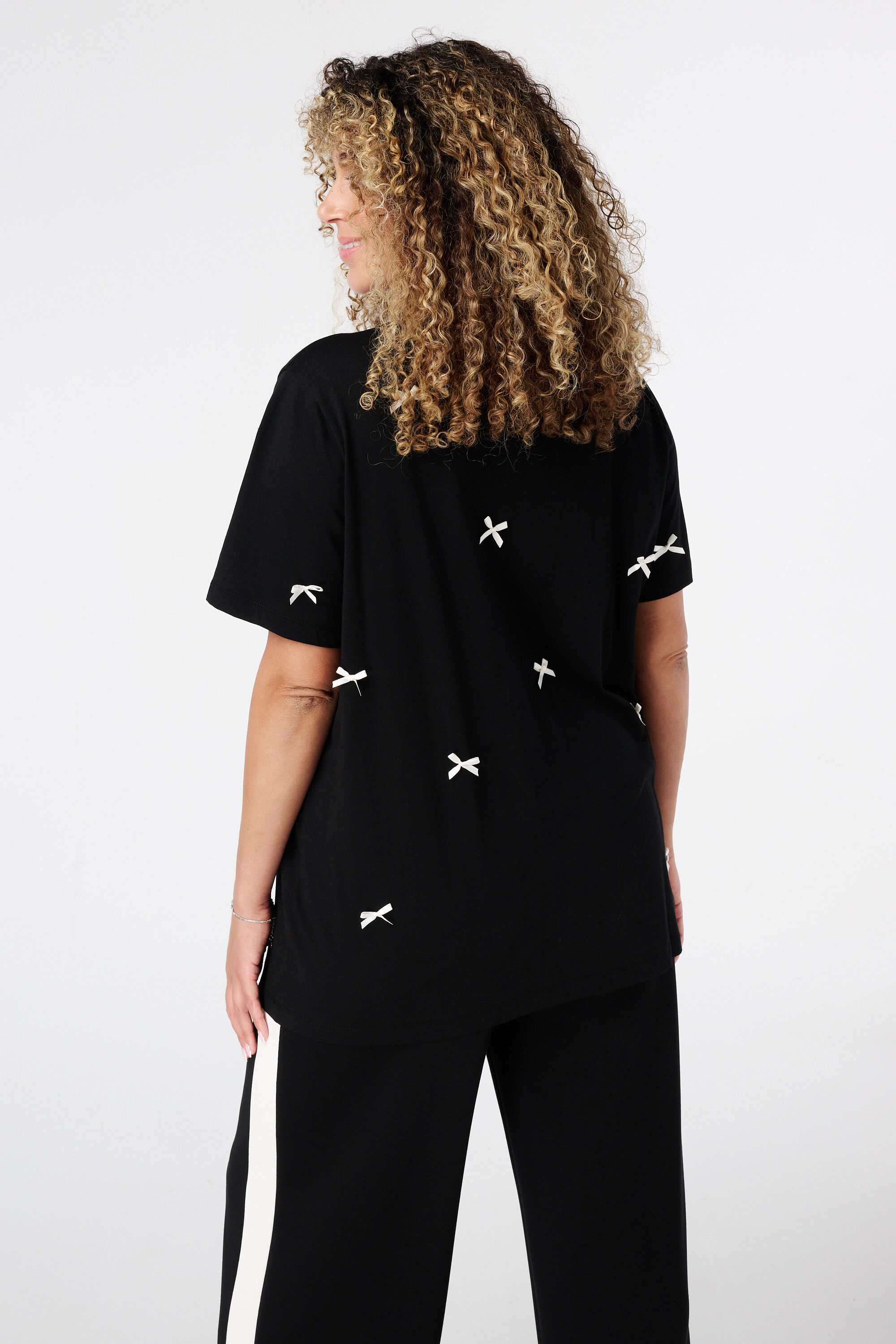 T-shirt met strikjes image number 3