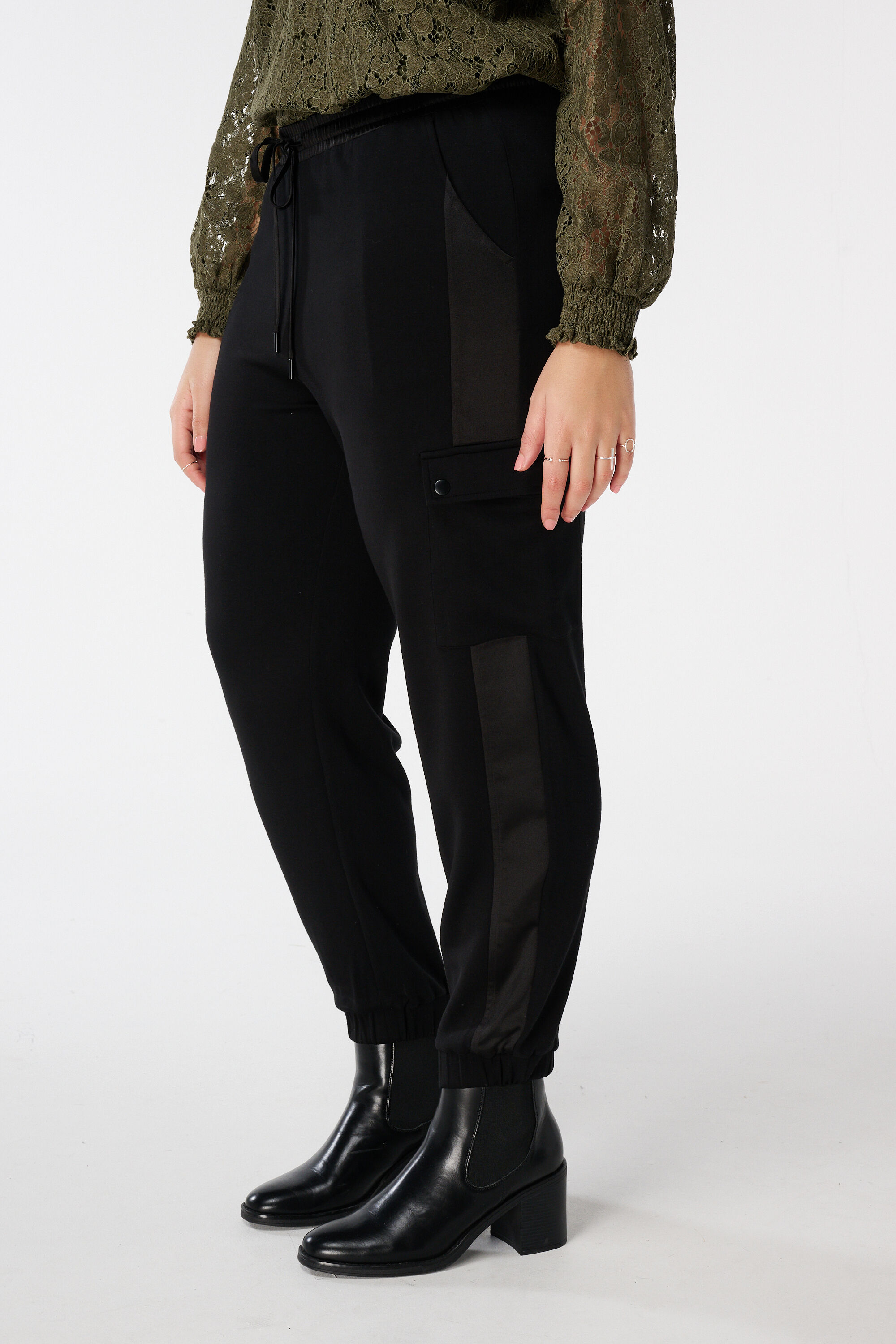 Pantalon de surv&ecirc;tement avec poches image number 5