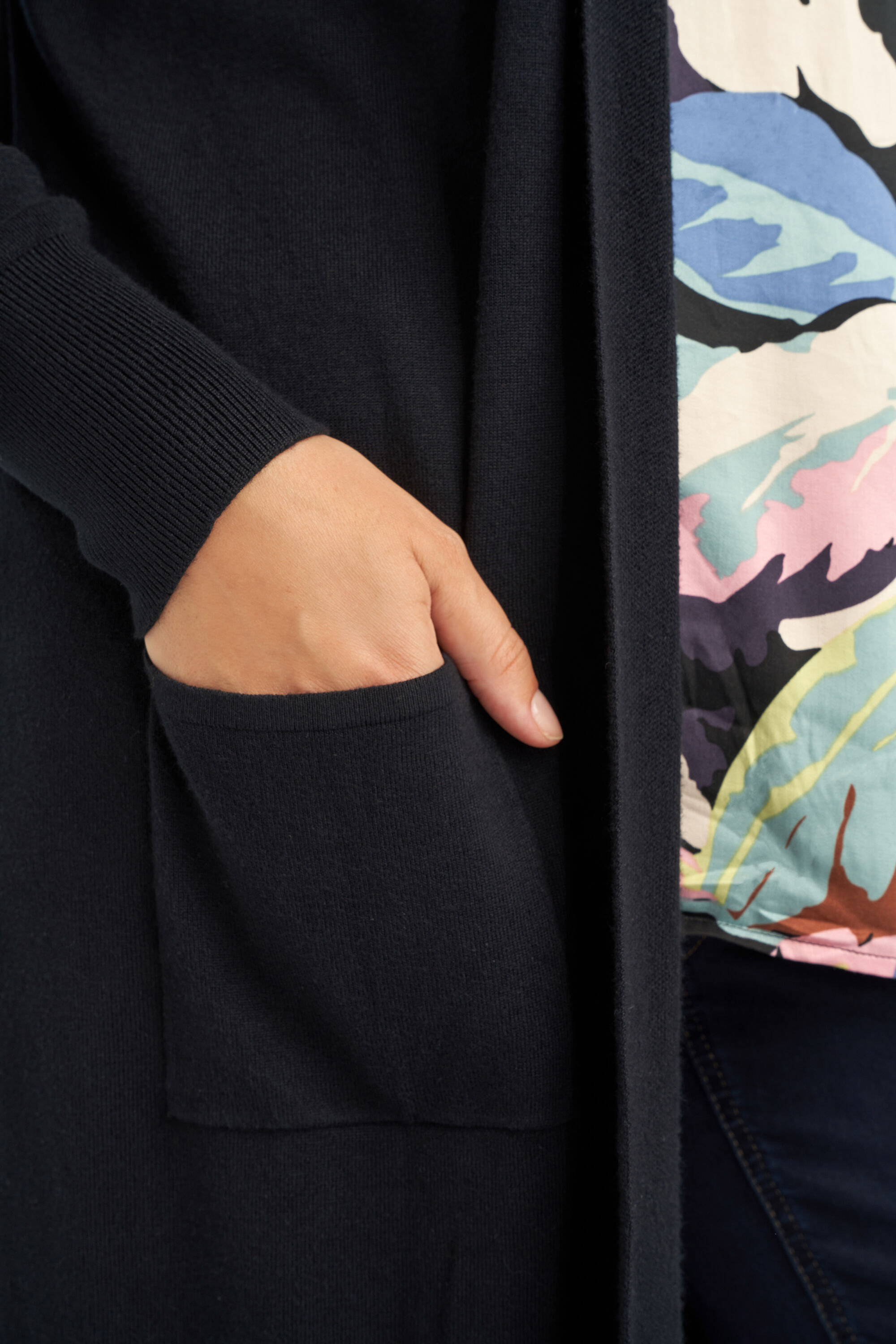 Cardigan ouvert en tricot fin image number 5