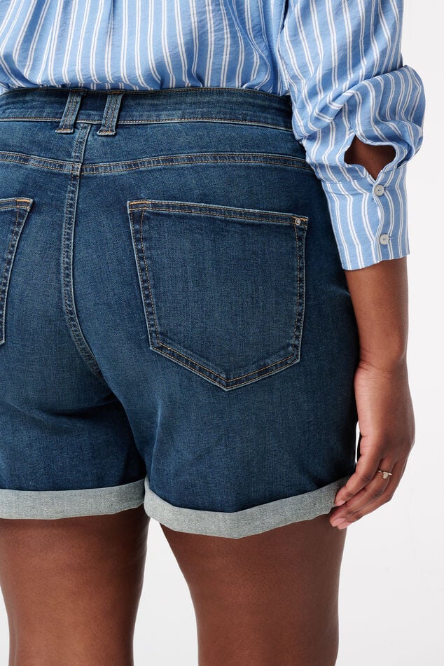 Denim shorts met stretch image number 4