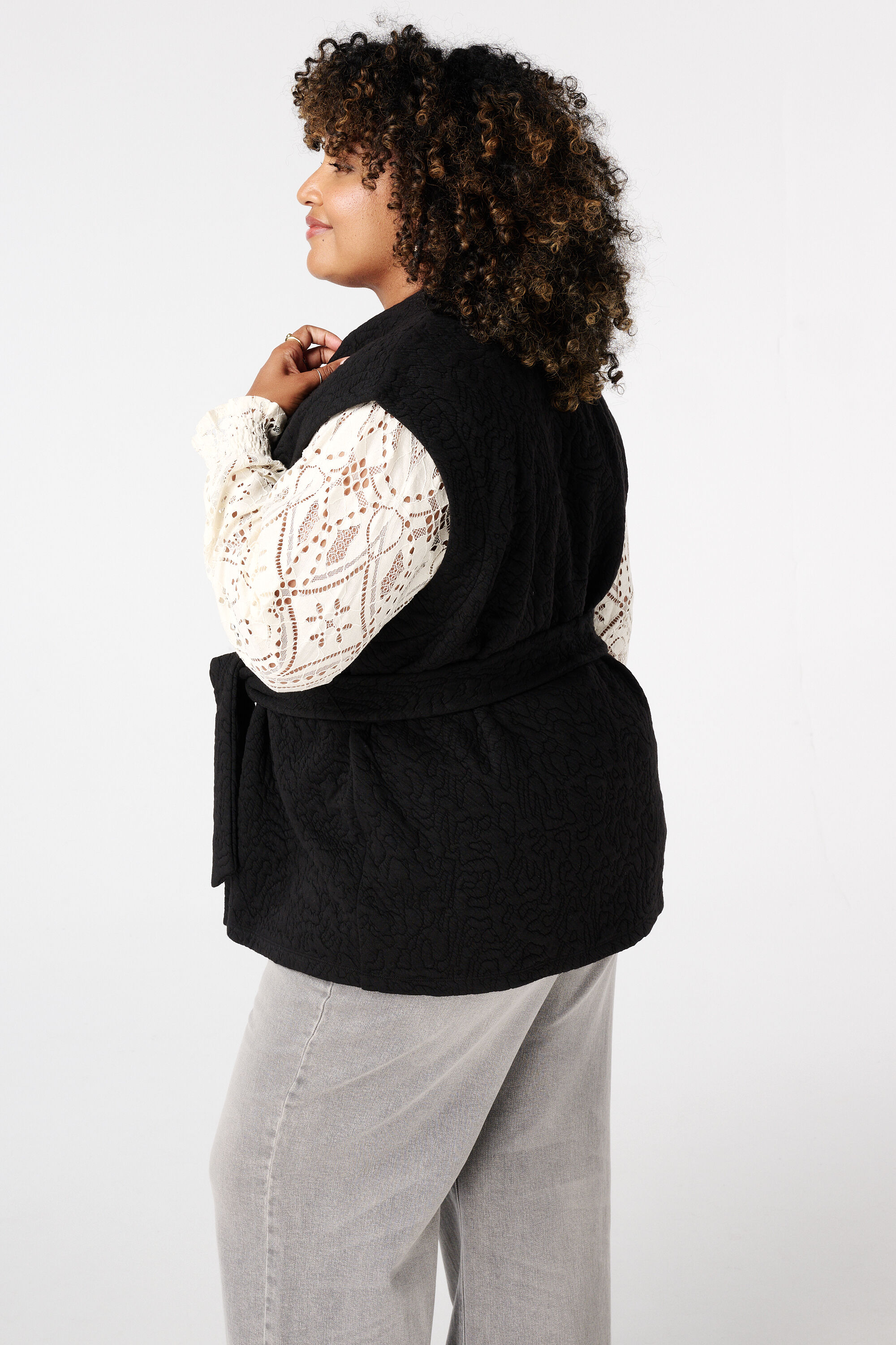 Halflang gilet met bindceintuur image number 3