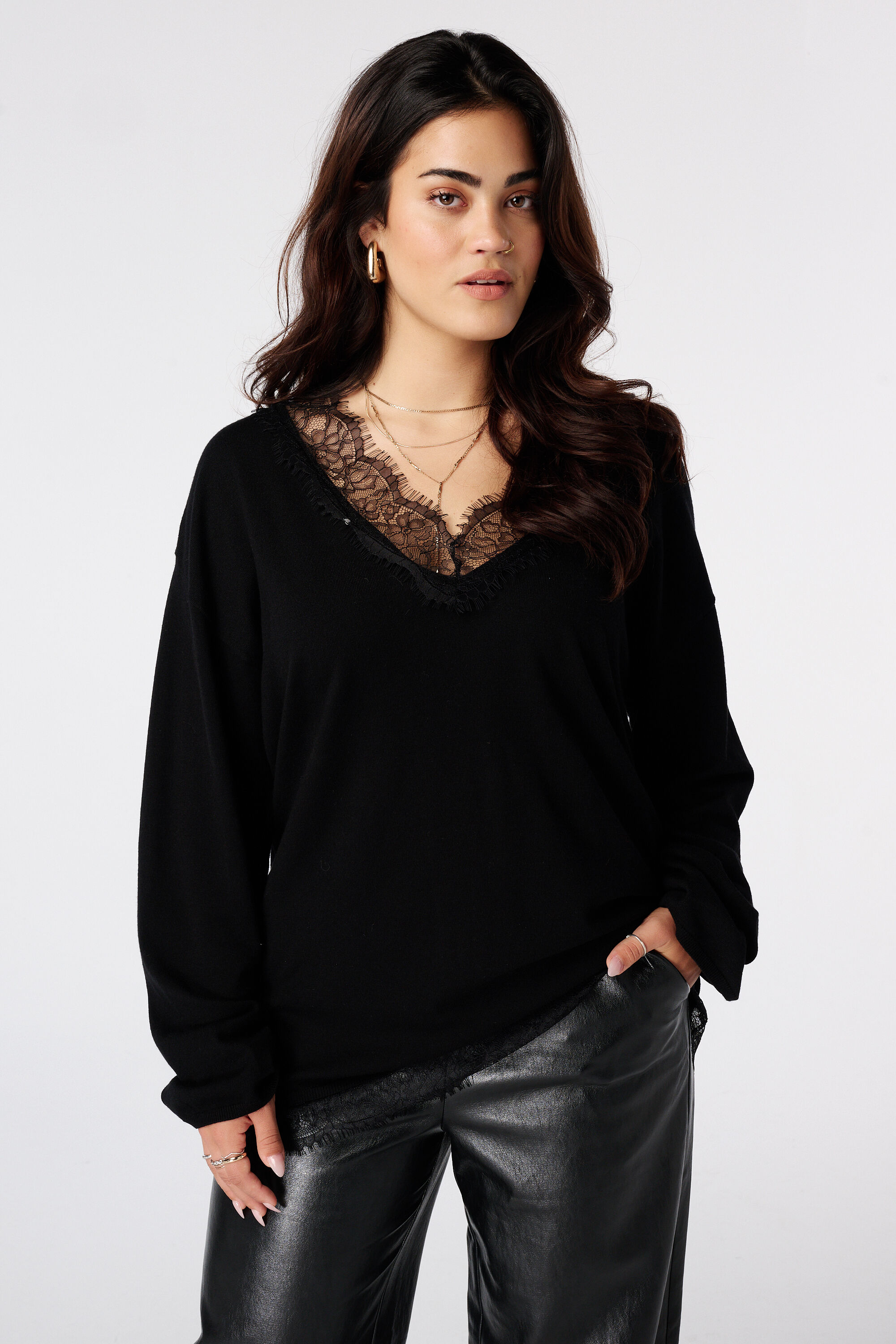 Pull en maille fine avec dentelle