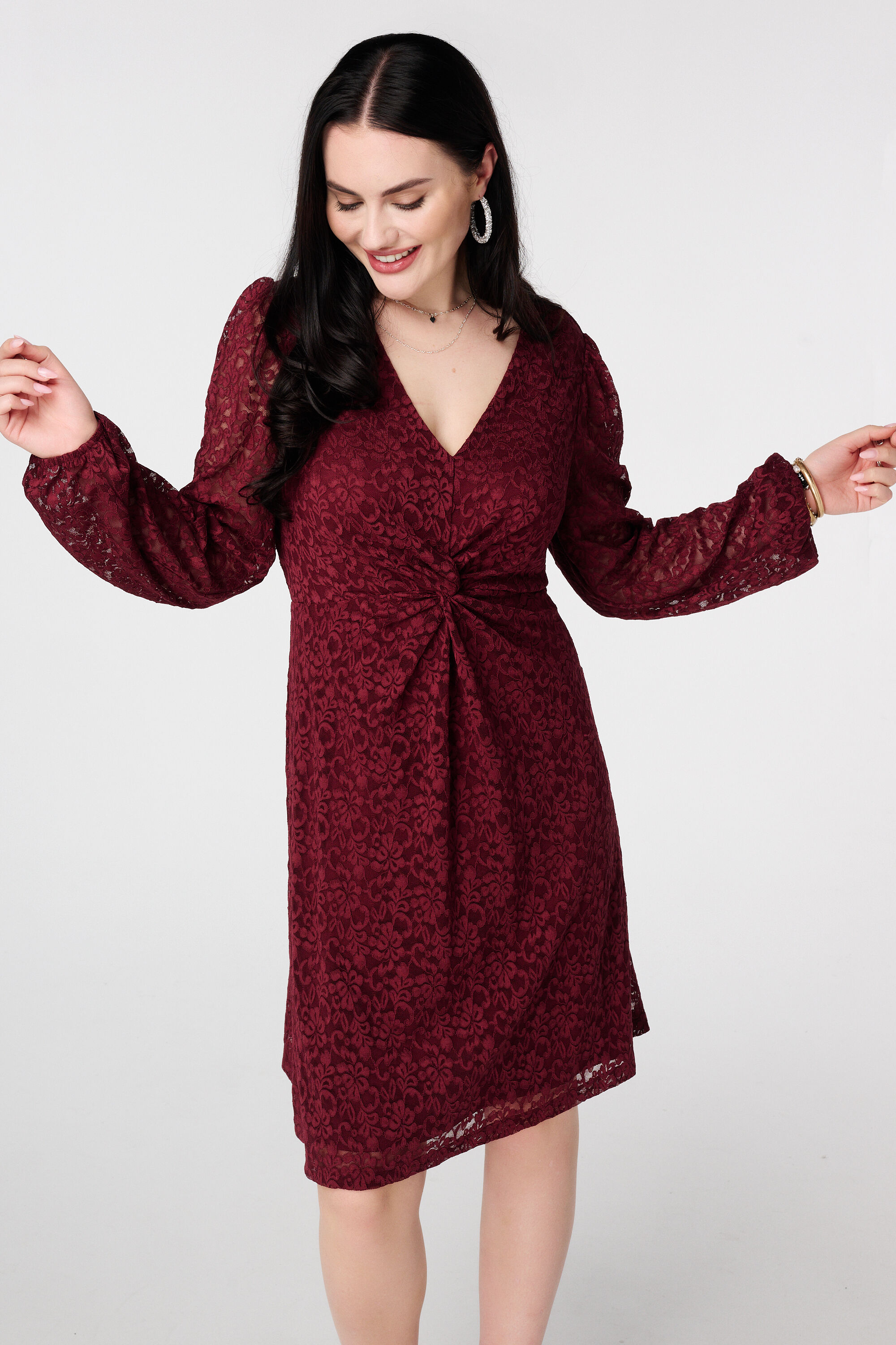 Robe en dentelle avec d&eacute;tail boutonn&eacute; image number 5