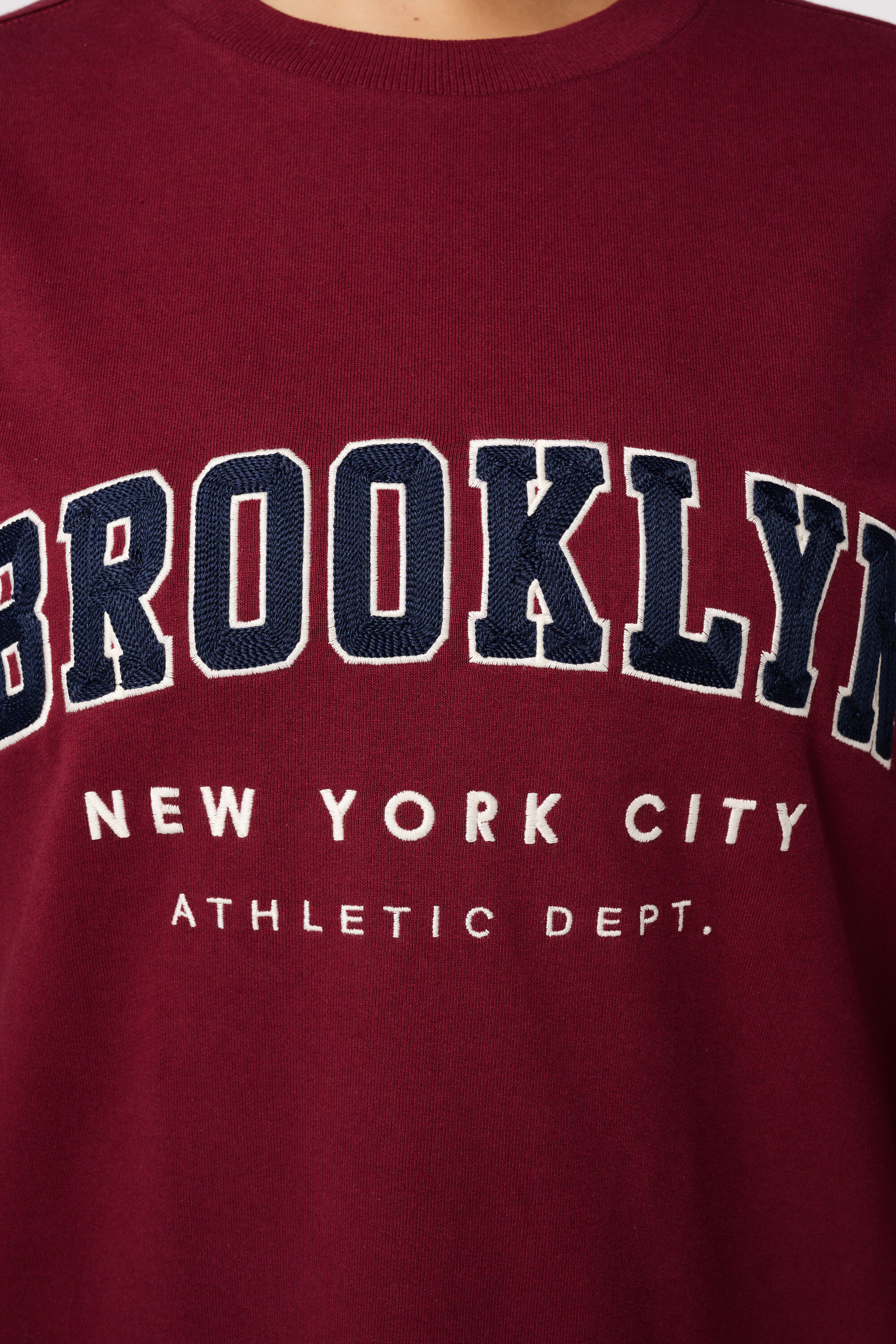 Sweater dress met tekst image number 6