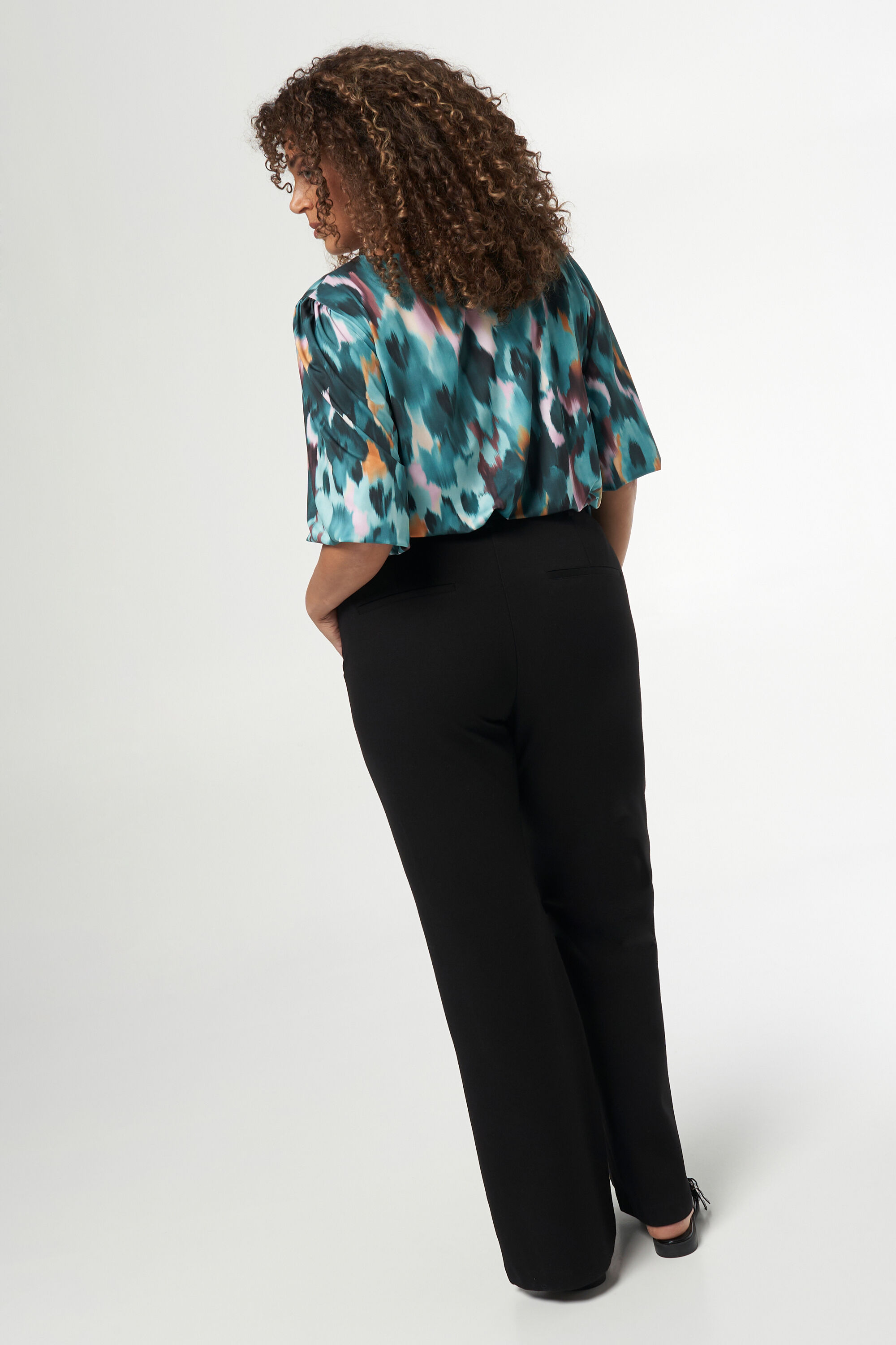 Flared broek met knopen image number 3