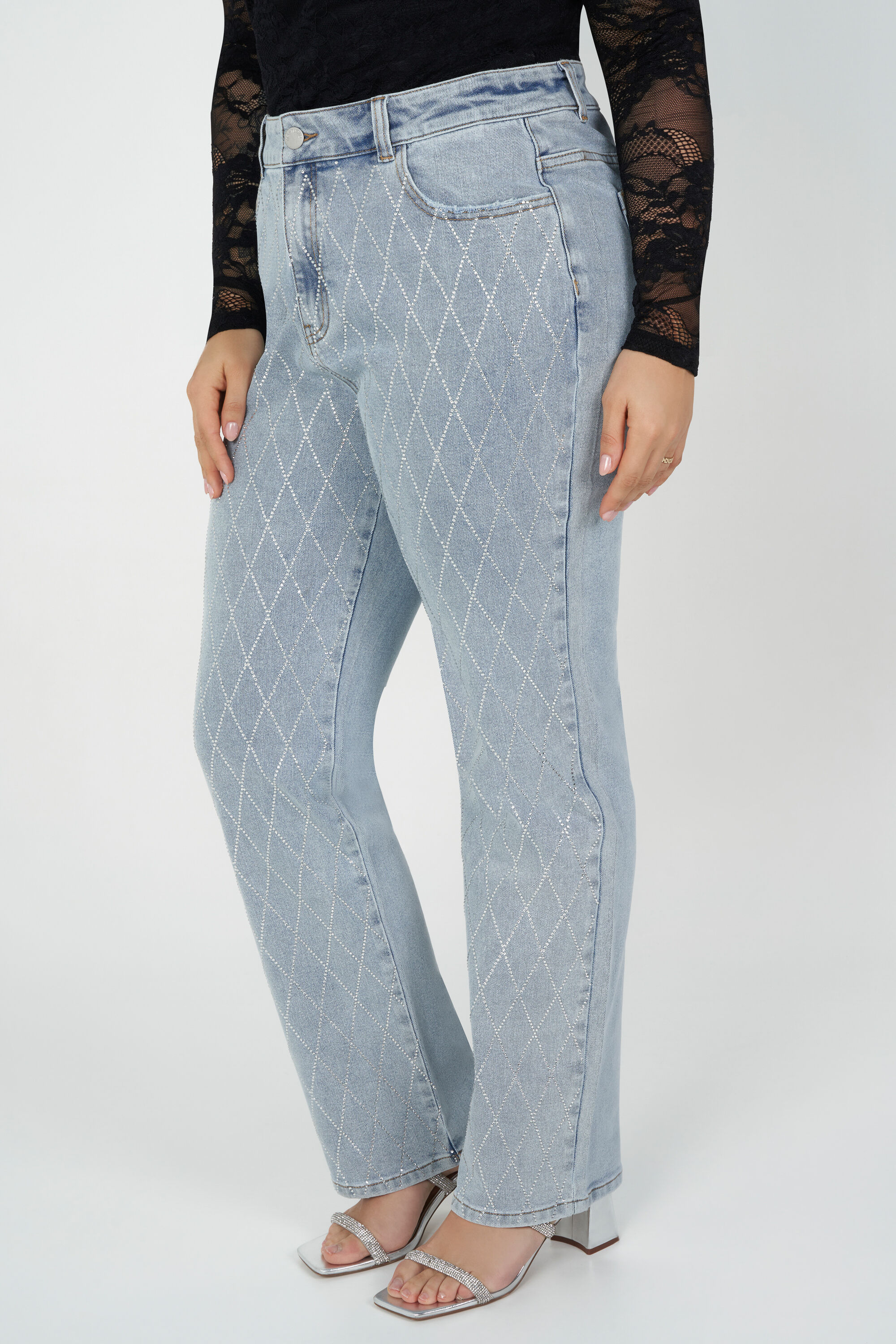 Jeans avec petits diamants image number 5