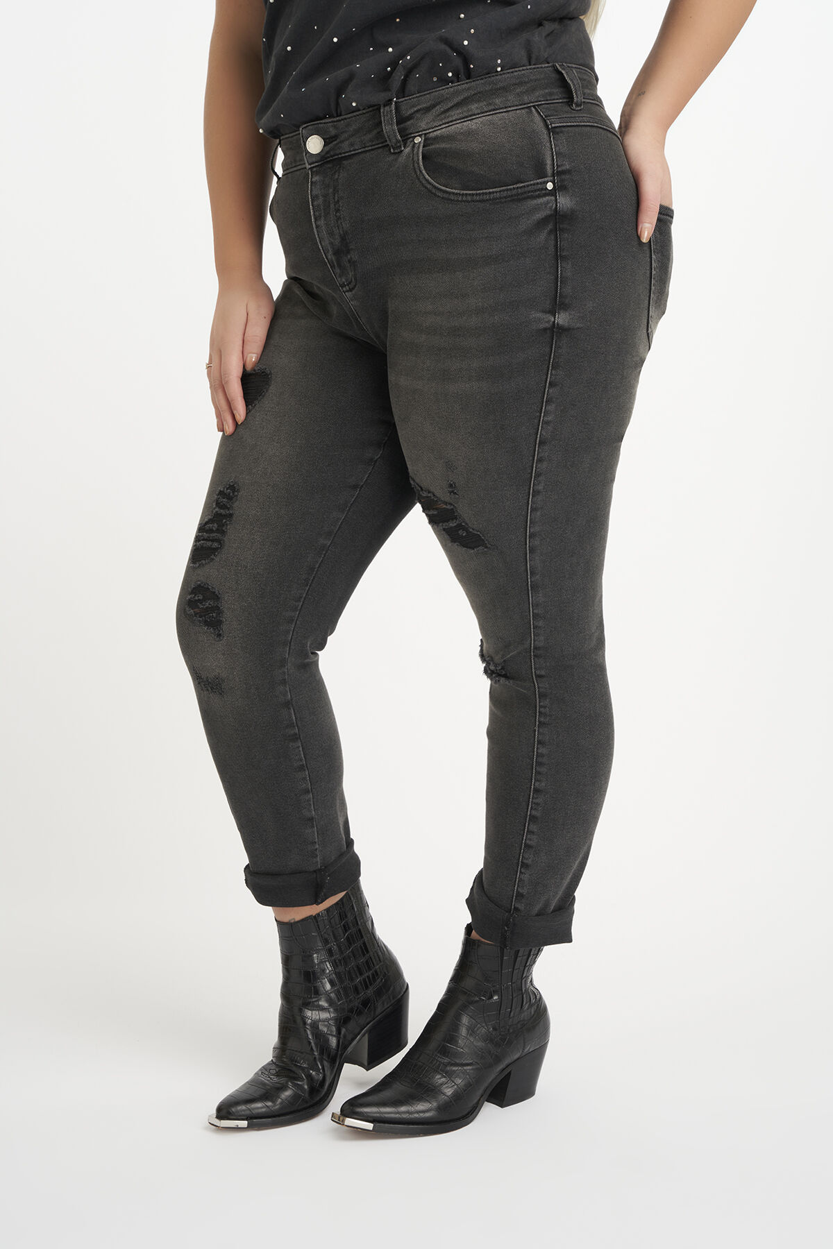 Jean aux d&eacute;cors d&eacute;chir&eacute;s image number 5