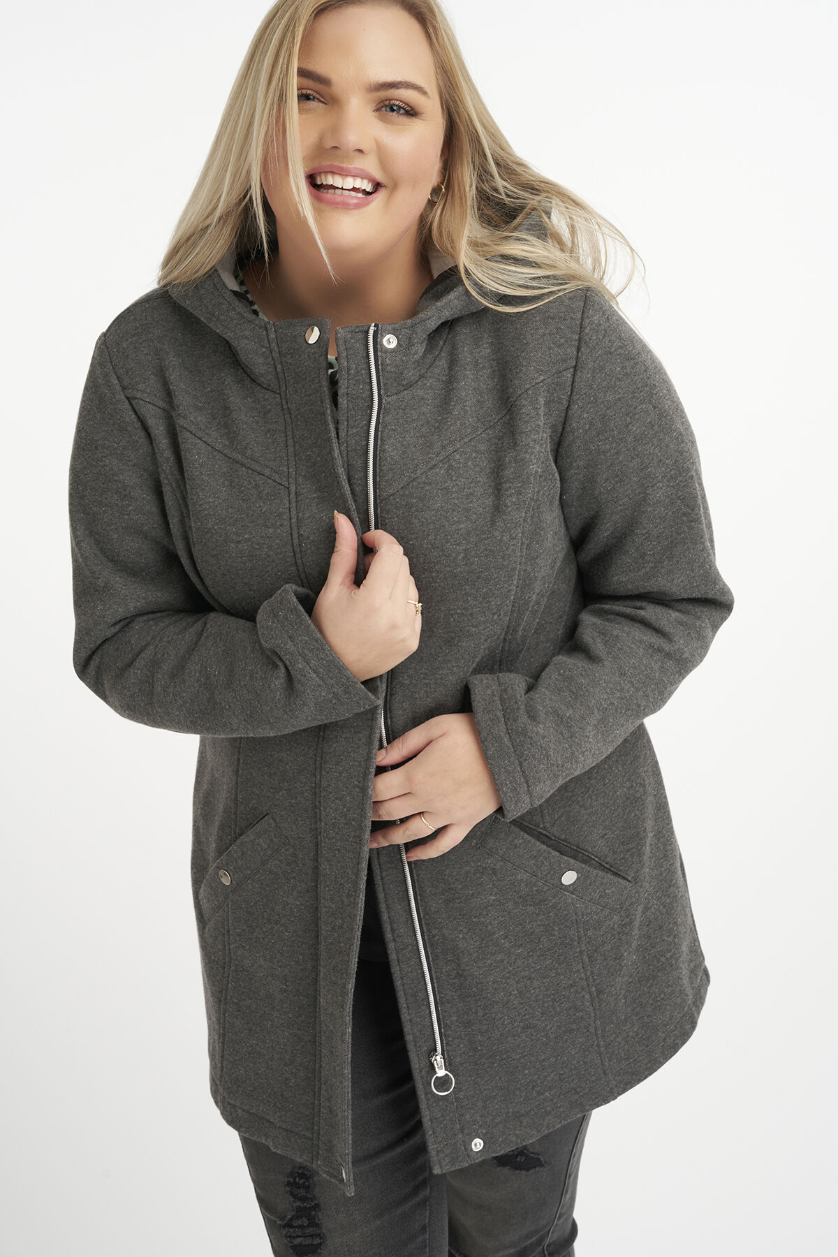 Veste &agrave; capuche image number 6