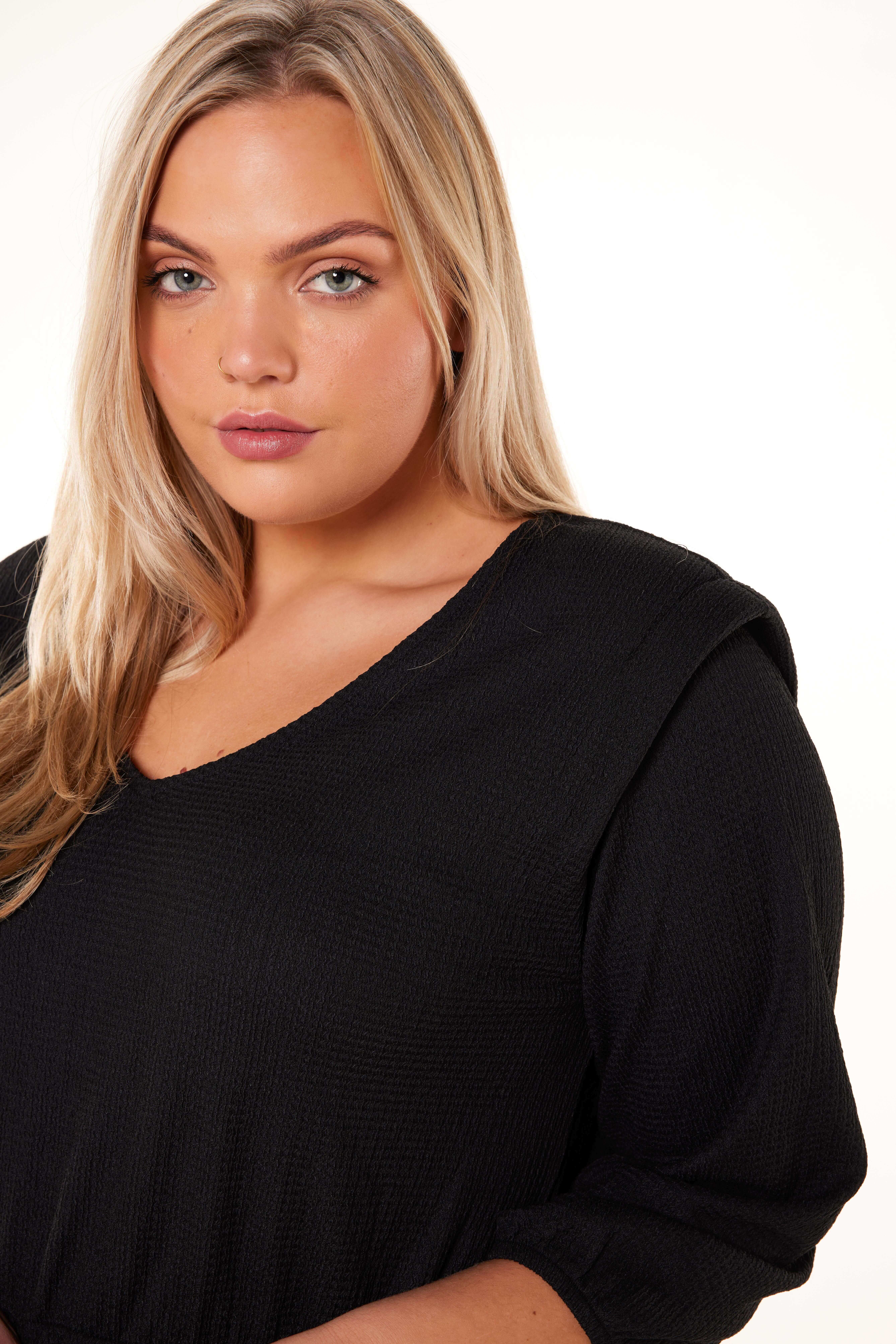 Jurk met schoudervulling image number 4