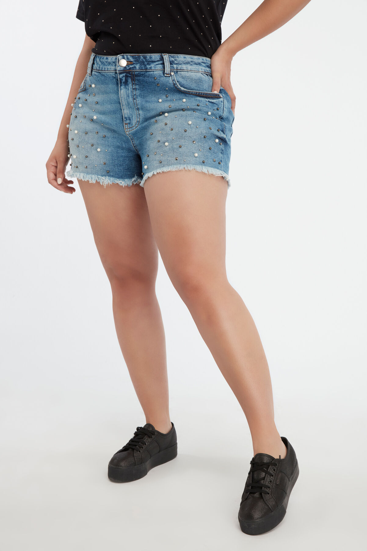 Denim short met parels en studs image number 3