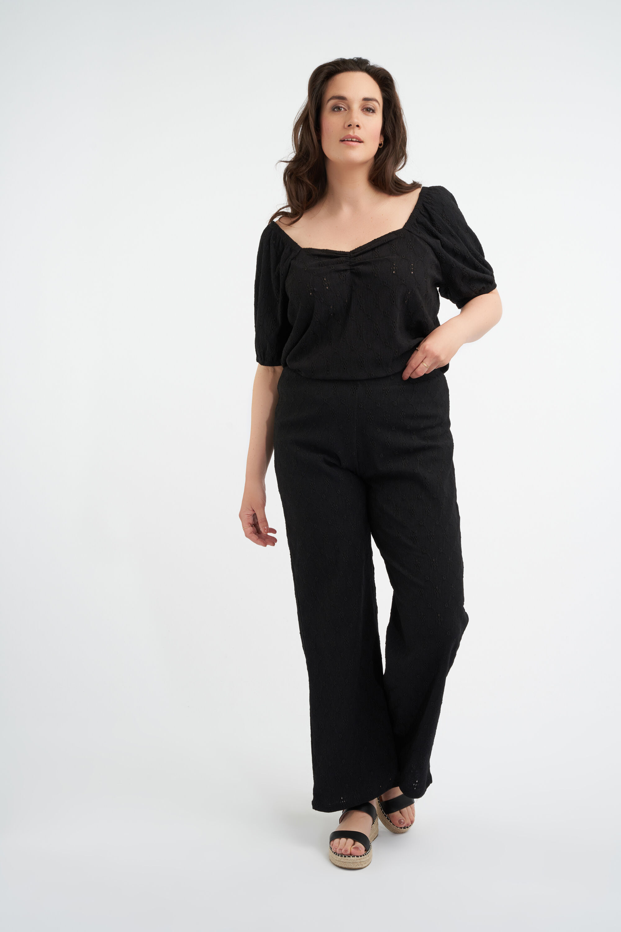 Pantalon large en broderie anglaise image number 4