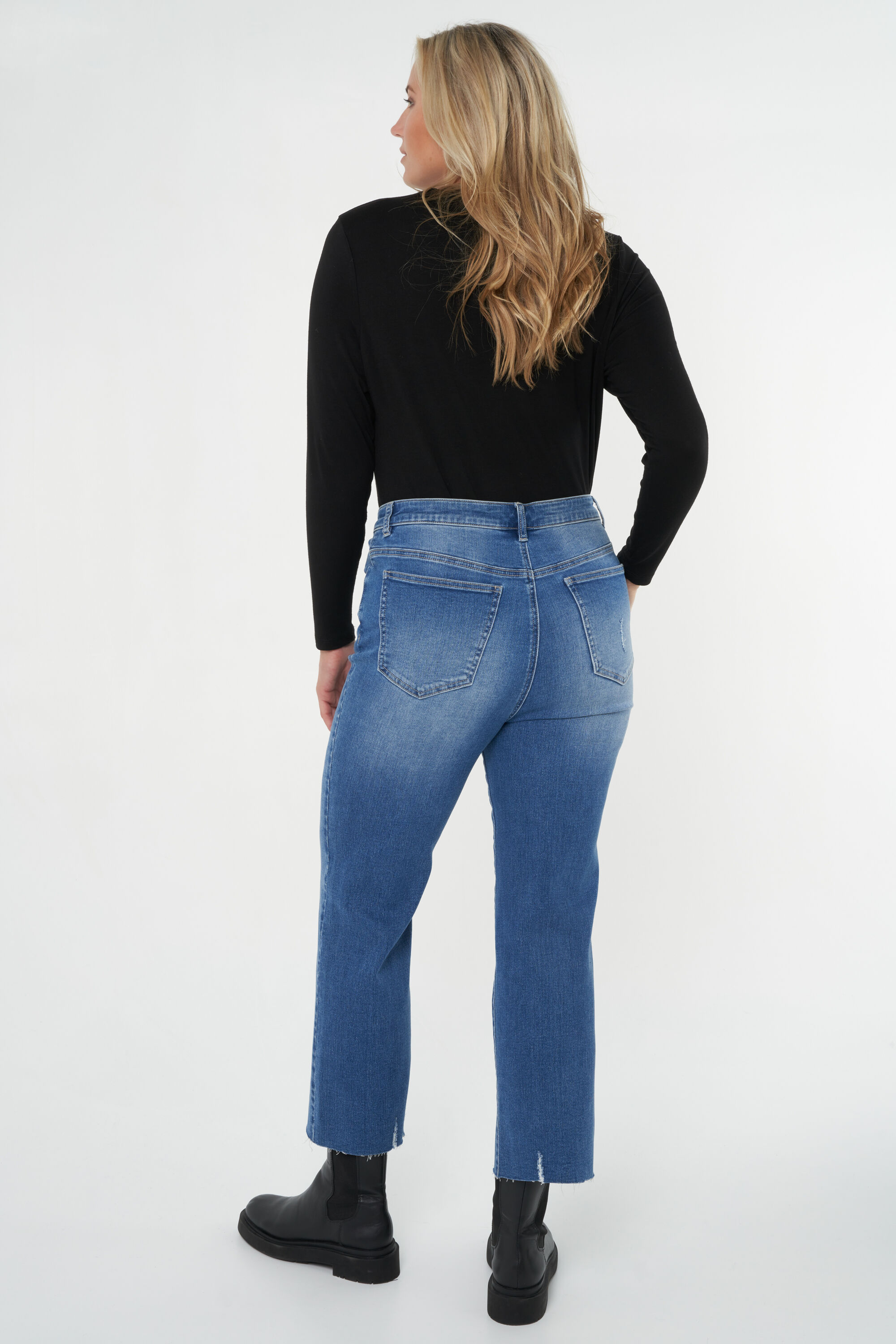 Jean avec d&eacute;chirures image number 4