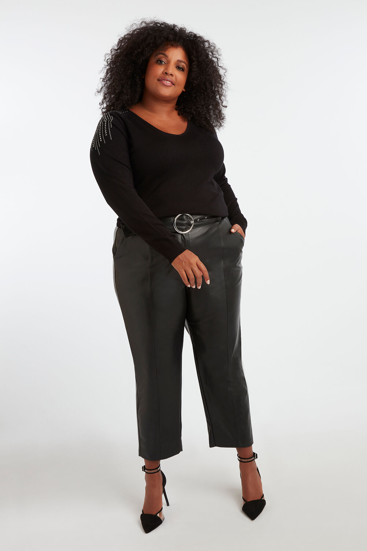 Pull avec strass image number 5