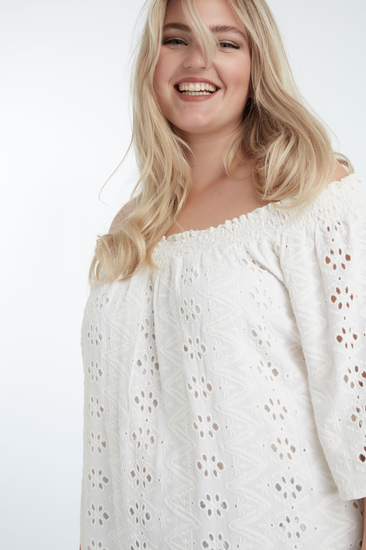 Opengewerkte off-shoulder top image number 3