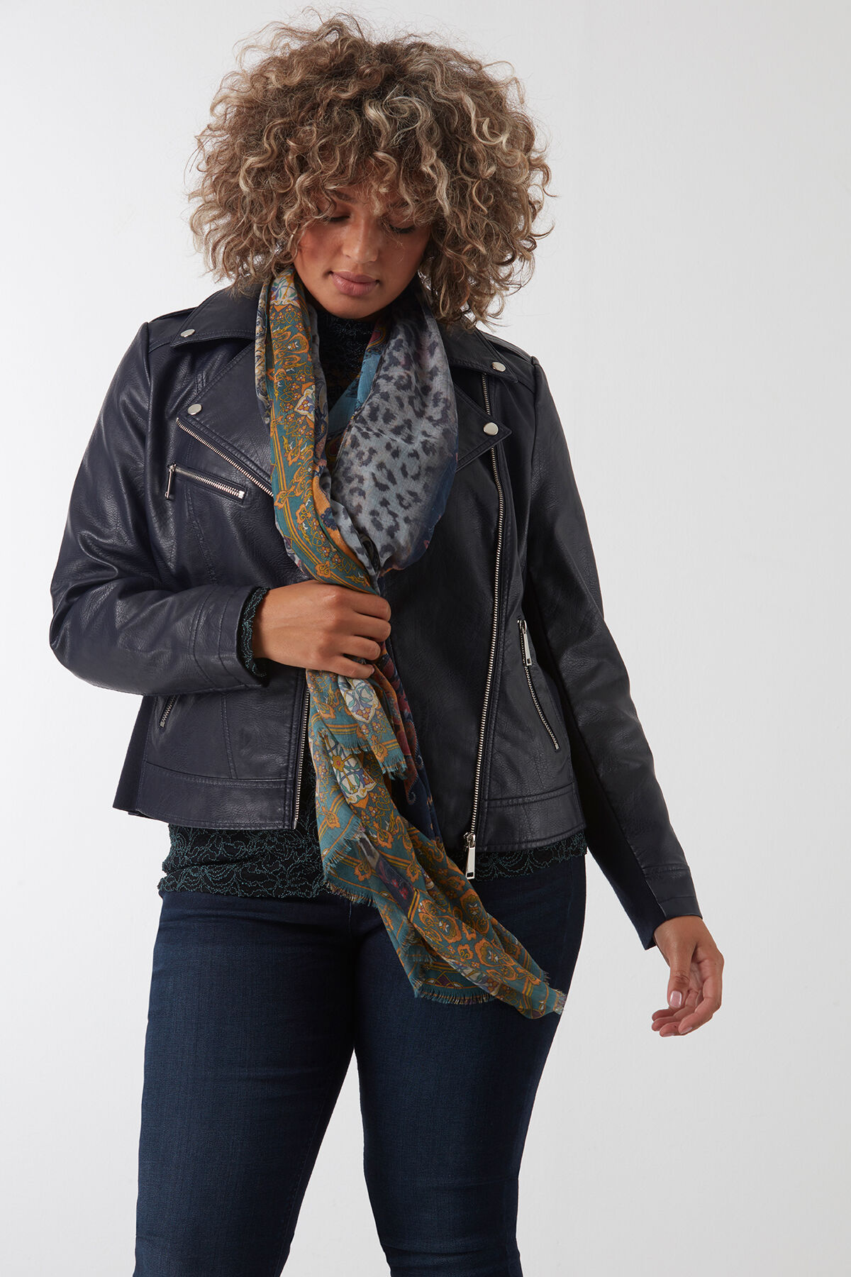 Foulard &agrave; imprim&eacute; image number 1