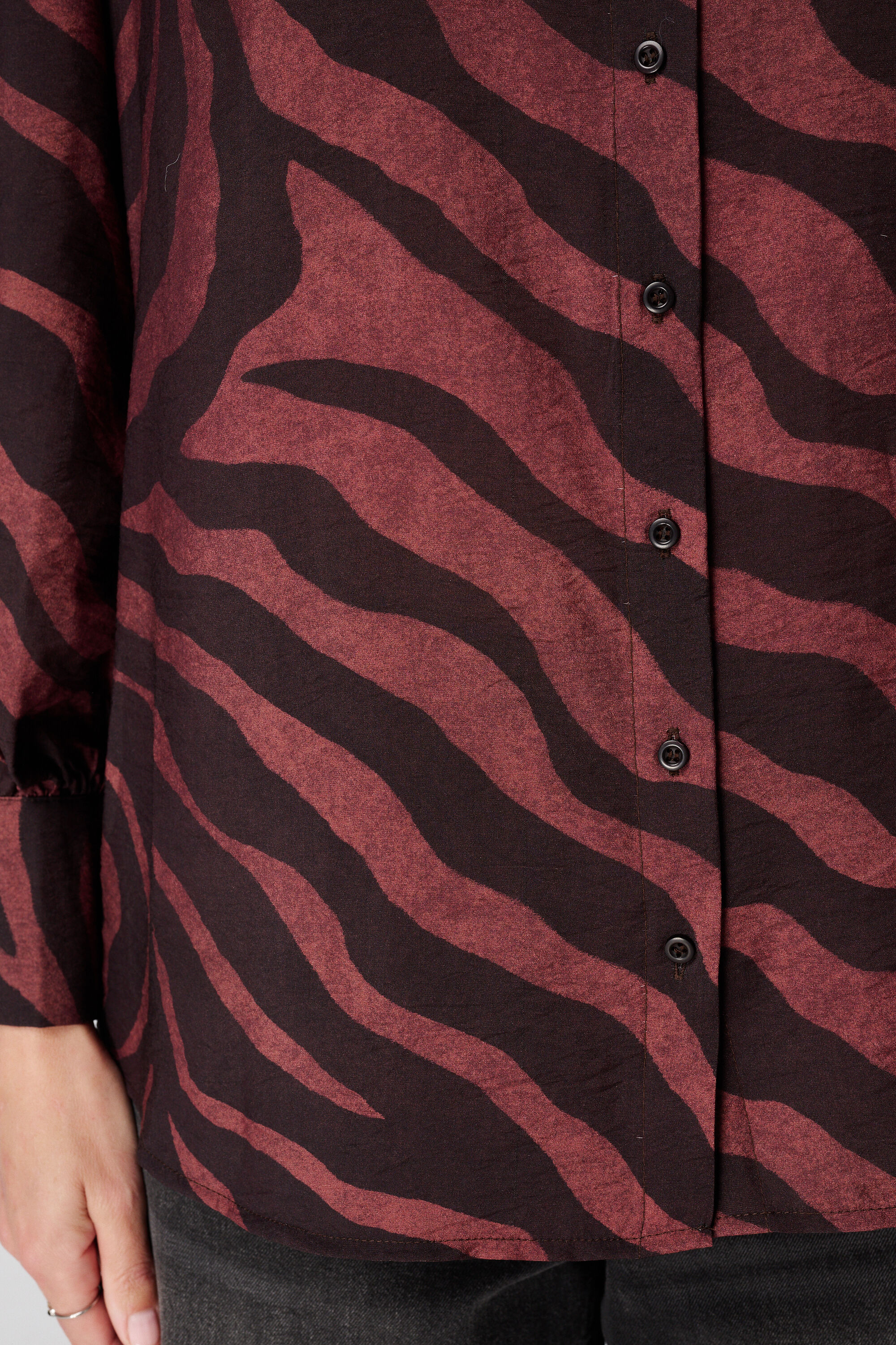 Blouse &agrave; imprim&eacute; animal image number 6