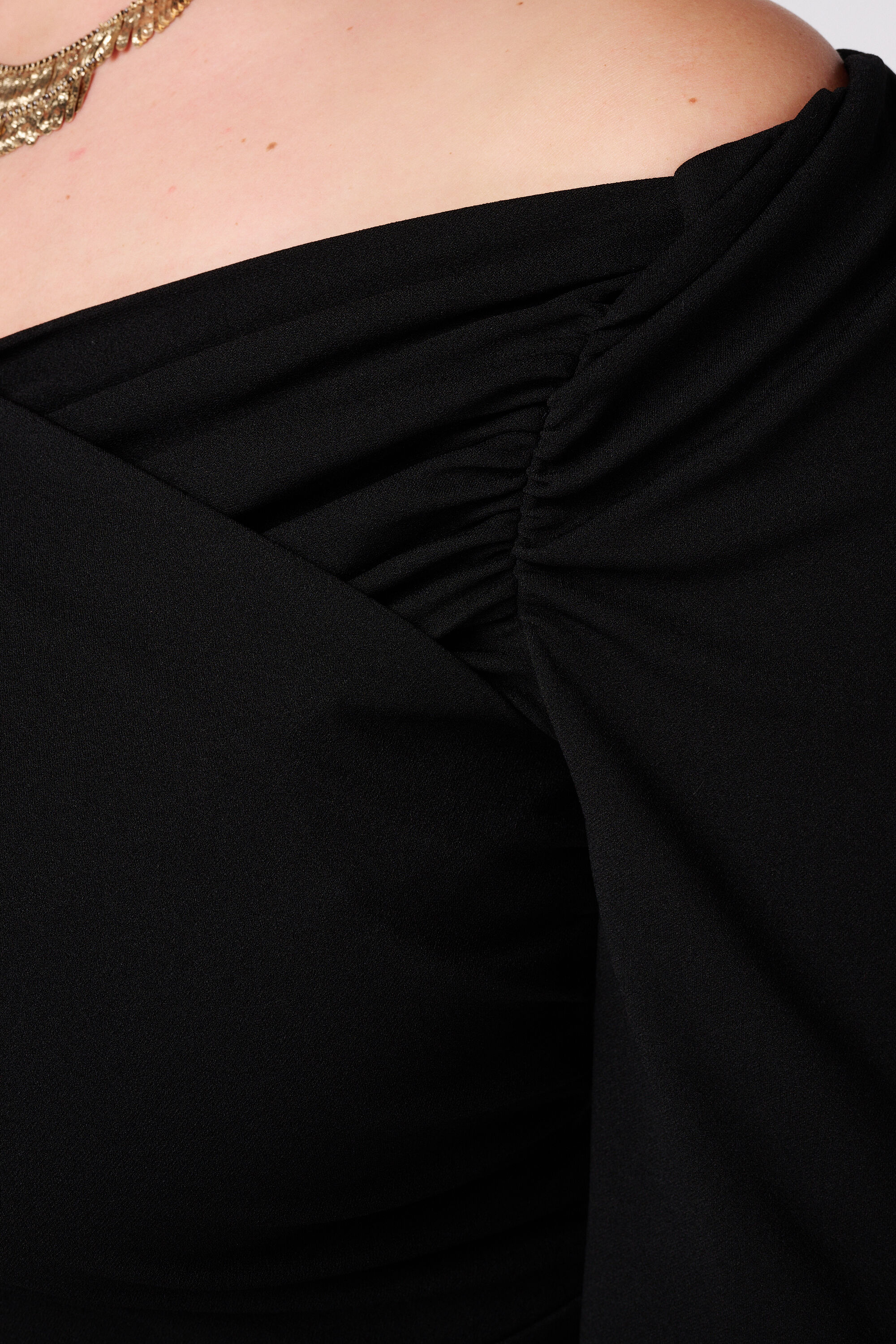 Combinaison &agrave; &eacute;paules d&eacute;nud&eacute;es et coupe ample image number 6