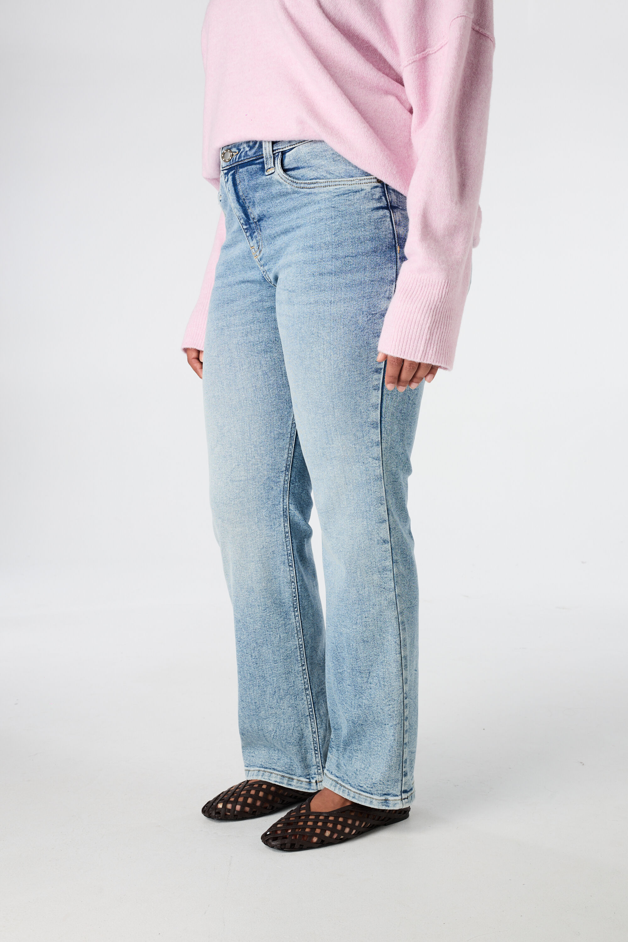 Straight leg jeans image number 5