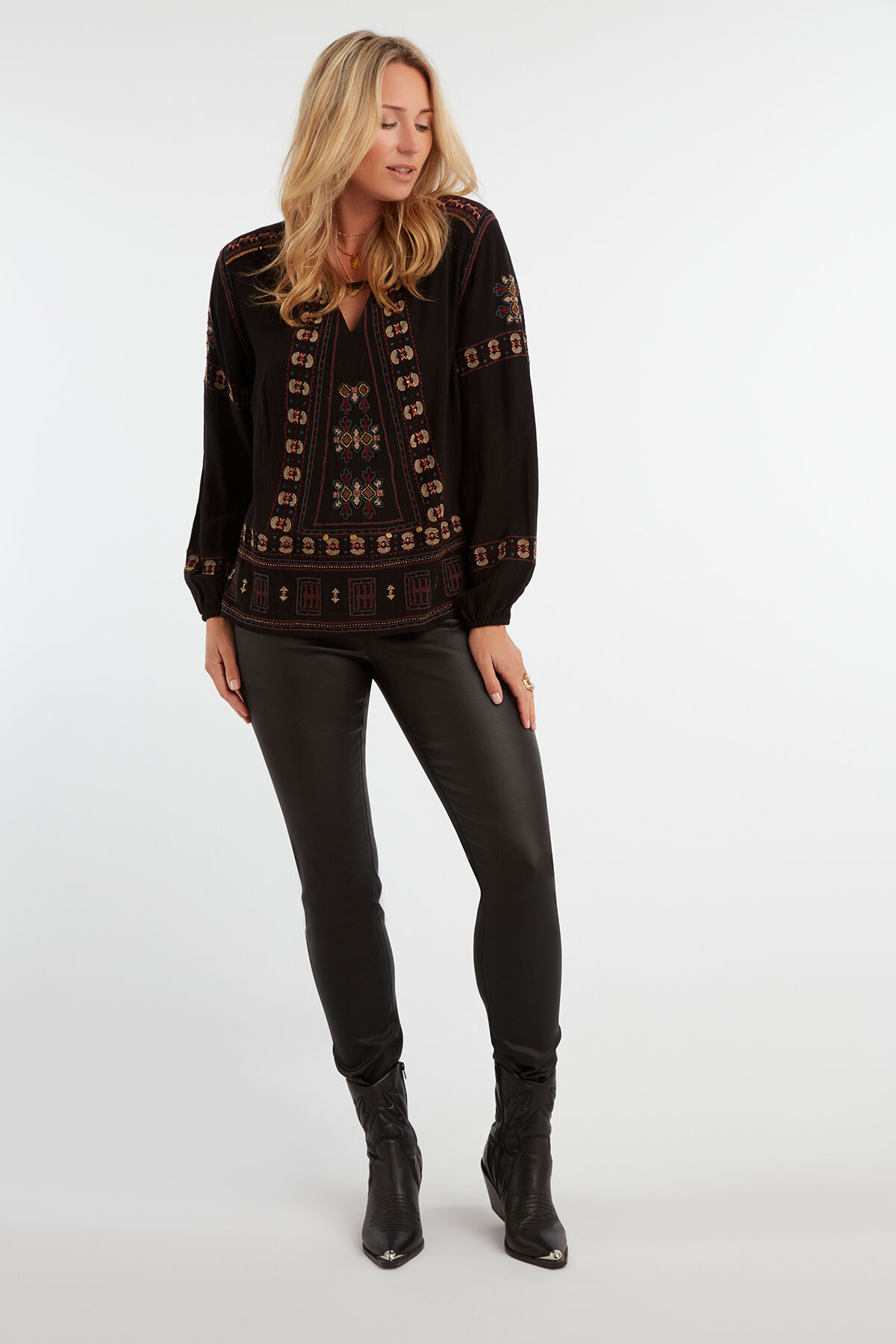 Blouse met embroidery image number 3