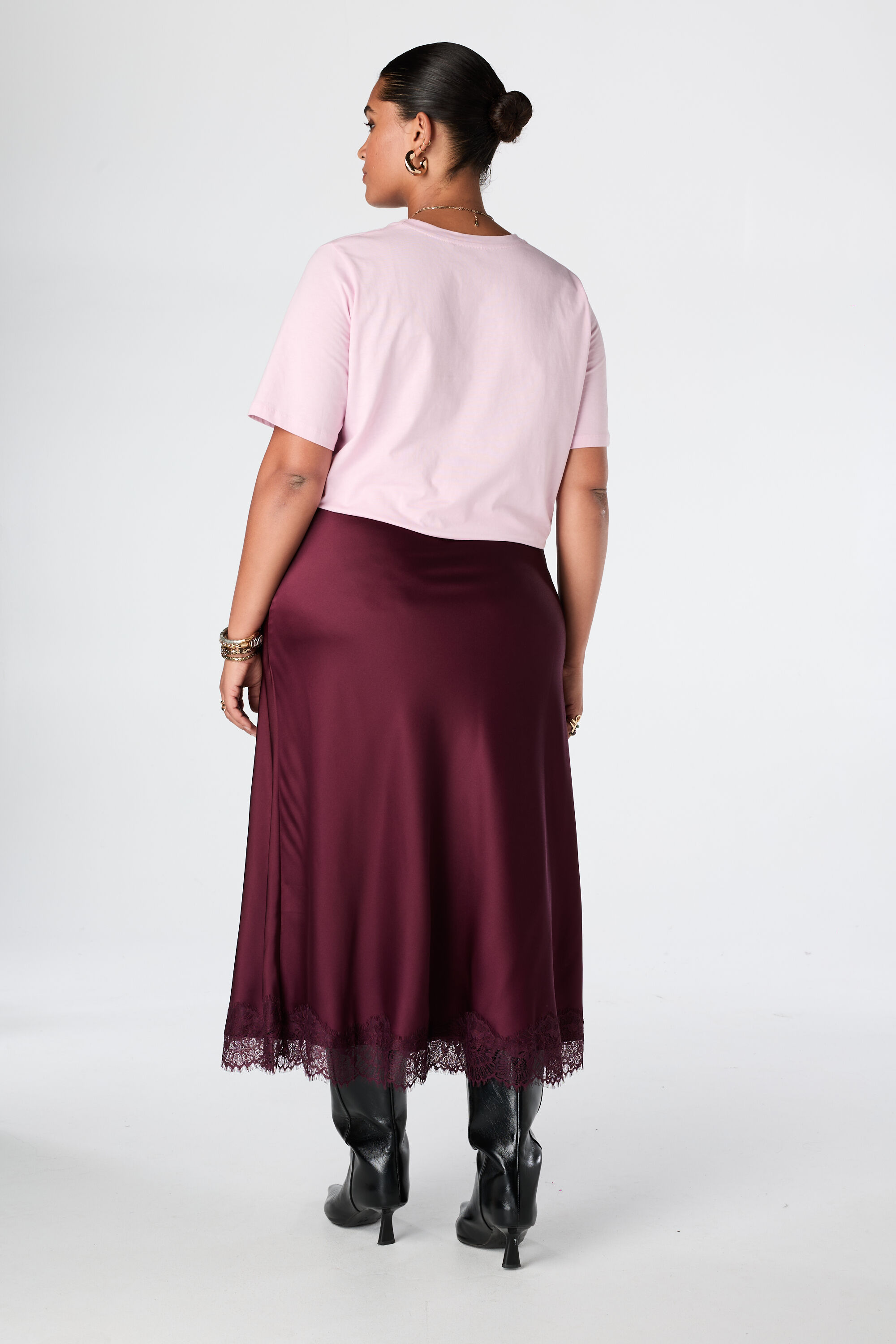 Jupe midi aspect satin avec dentelle image number 3