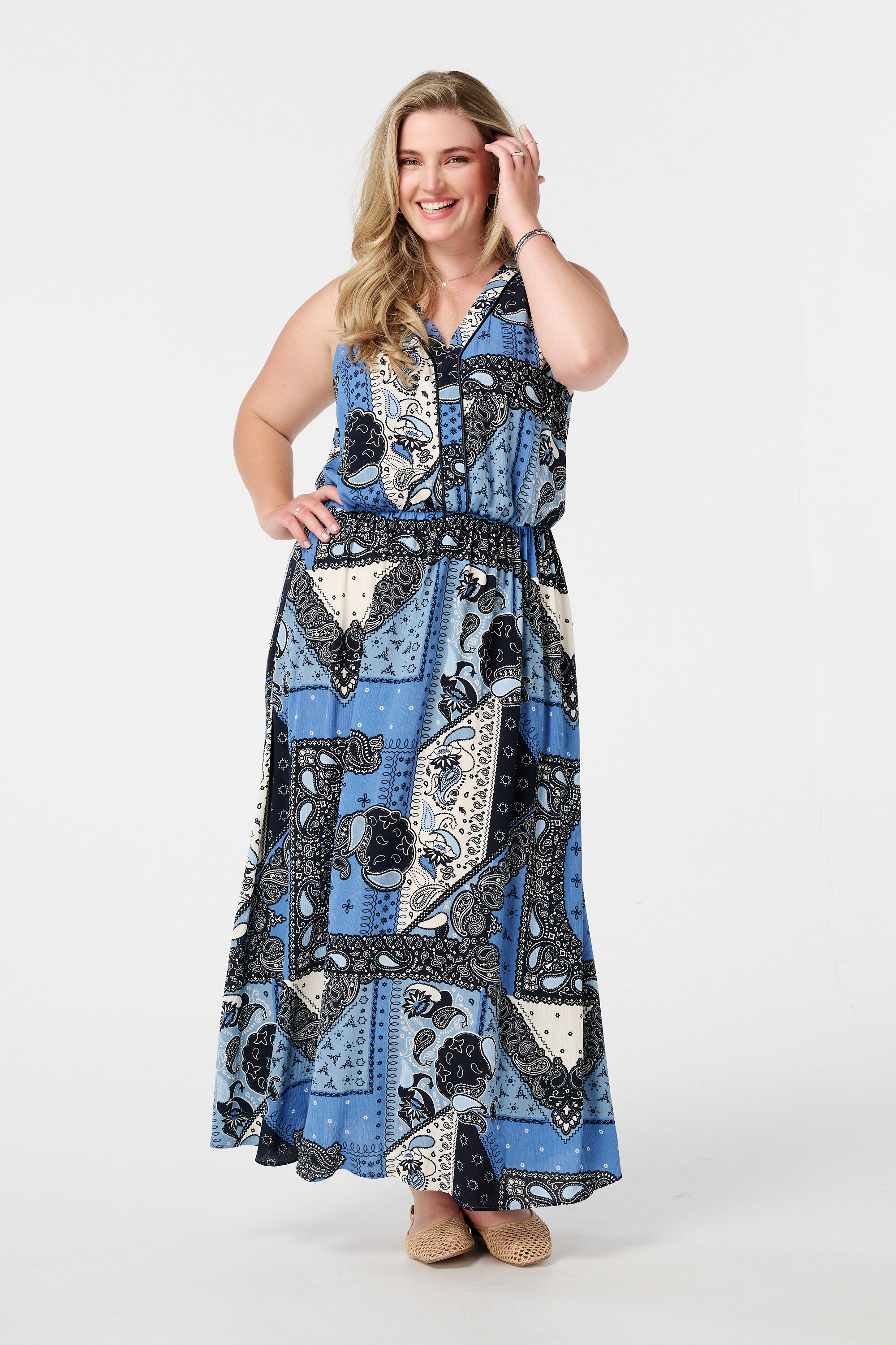 Mouwloze maxi jurk met paisley print image number 5