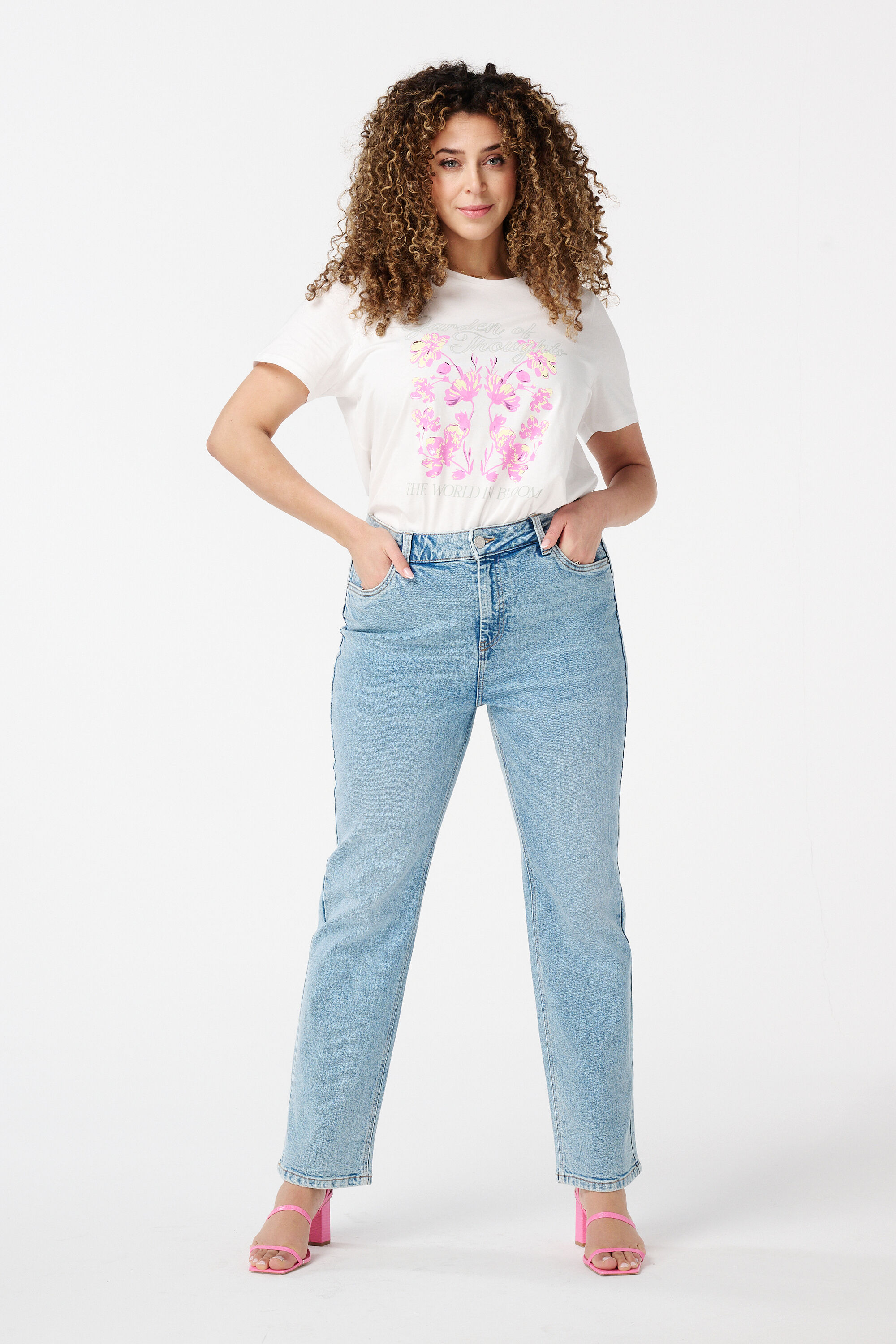 T-shirt met bloemen opdruk image number 5