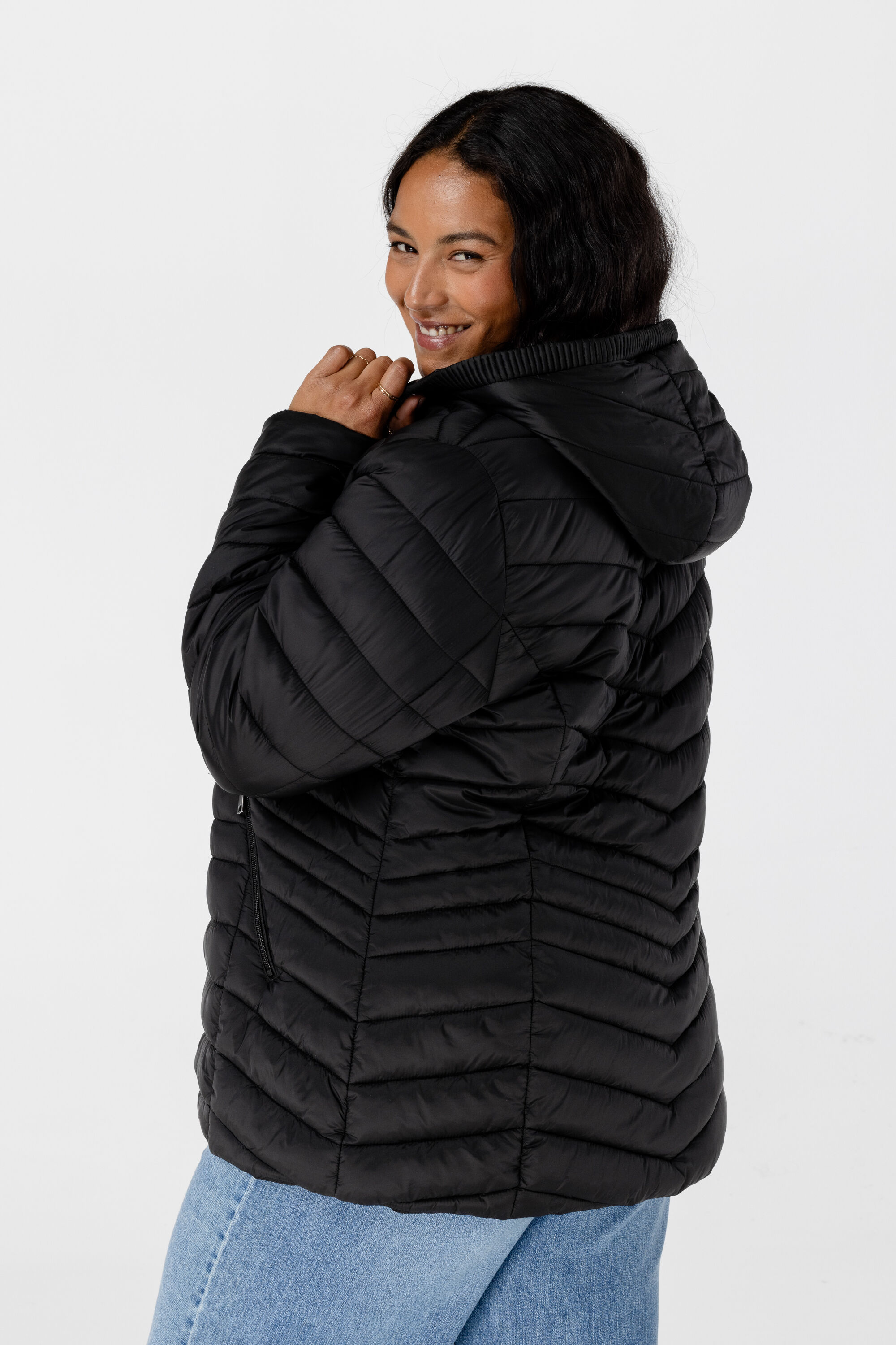 Veste l&eacute;g&egrave;rement matelass&eacute;e image number 3