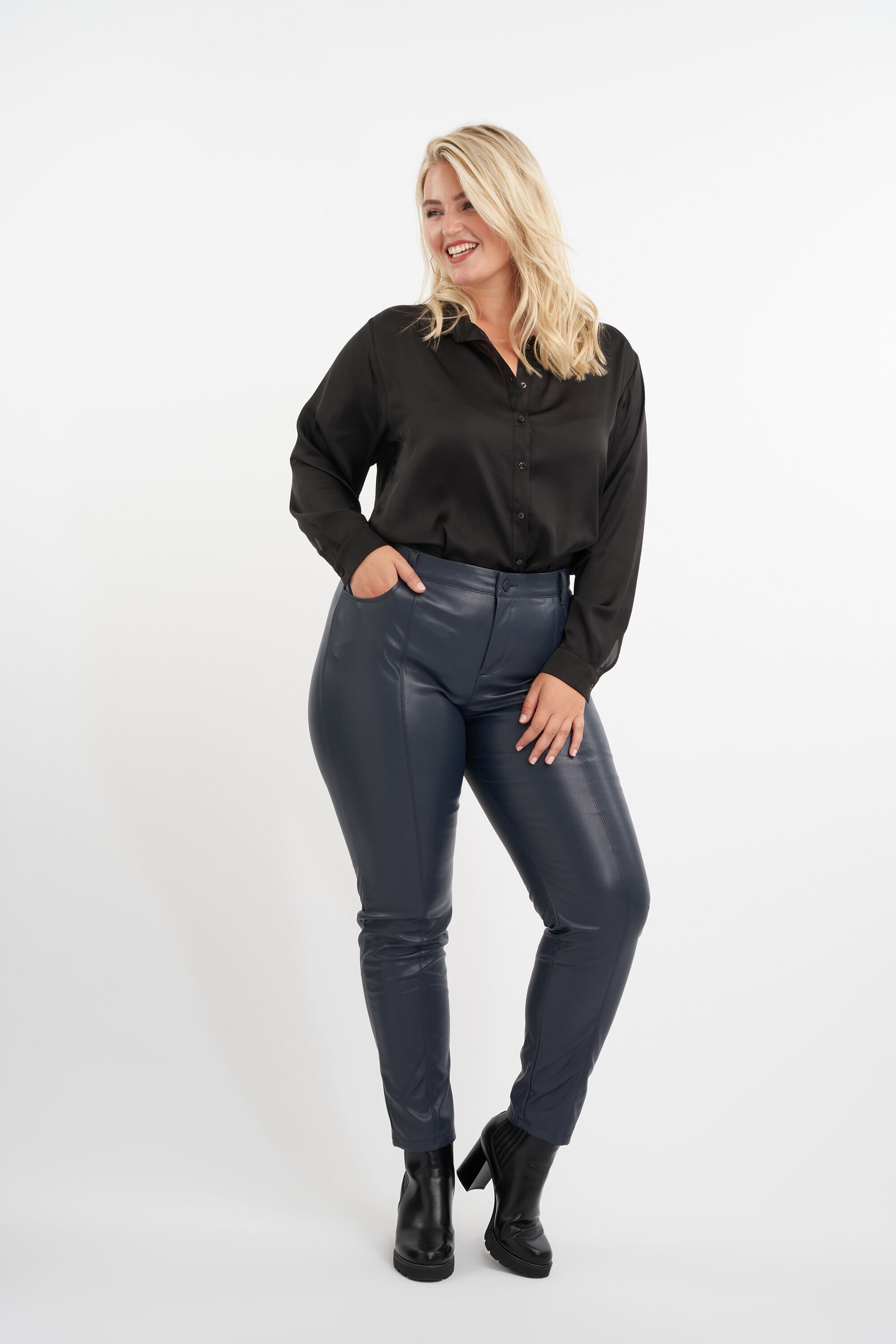 Imitatieleren broek image number 4