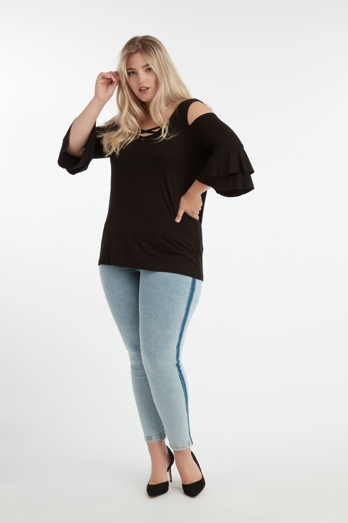 Cold shoulder top  image number 4