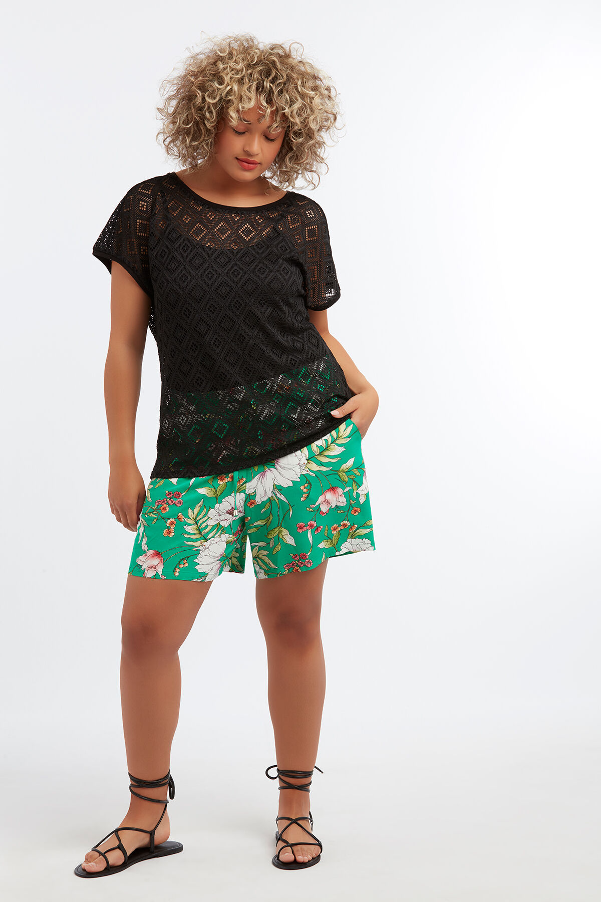 Opengewerkte top met kruisbandjes image number 3