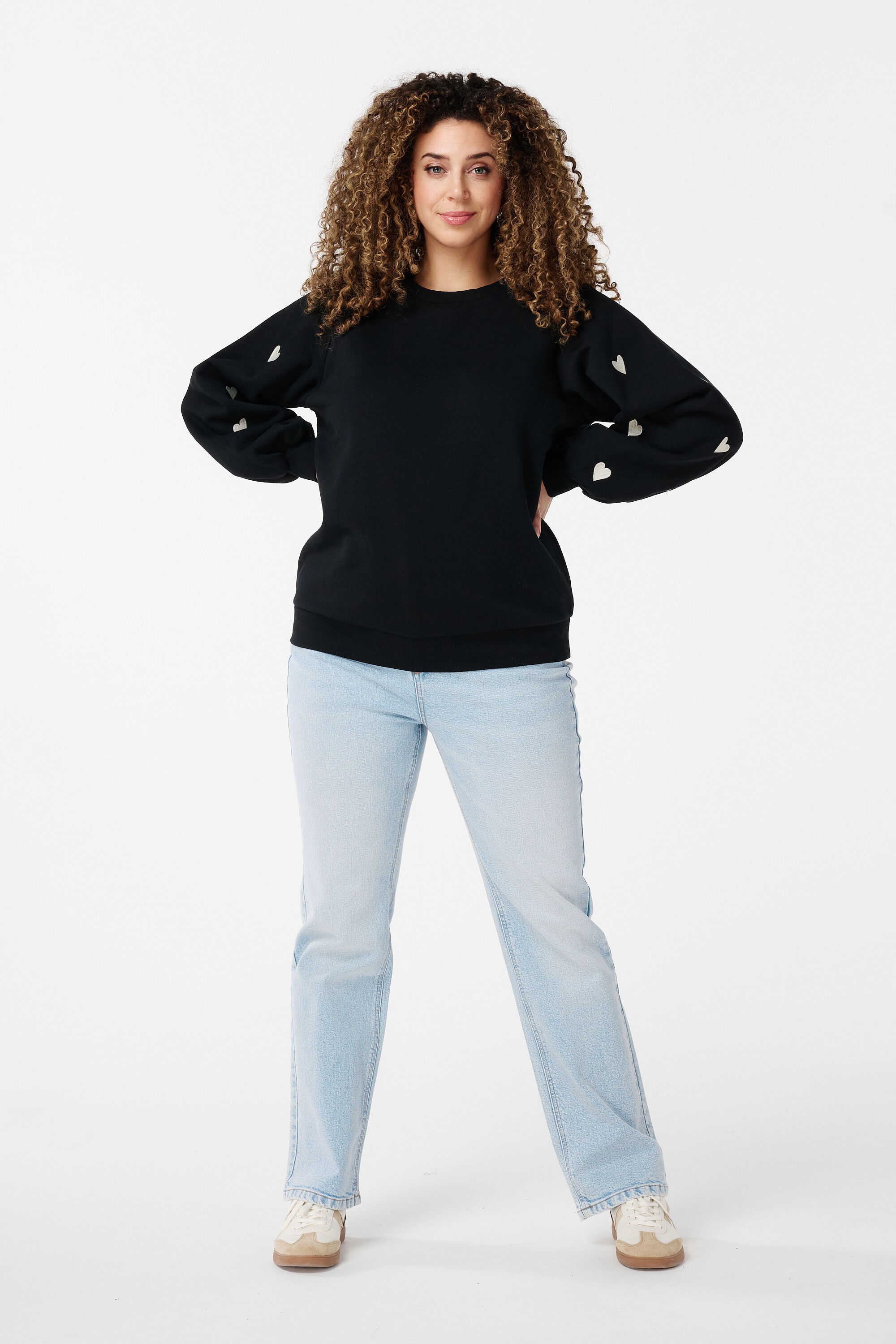 Pull avec motif en forme de c&oelig;ur image number 5