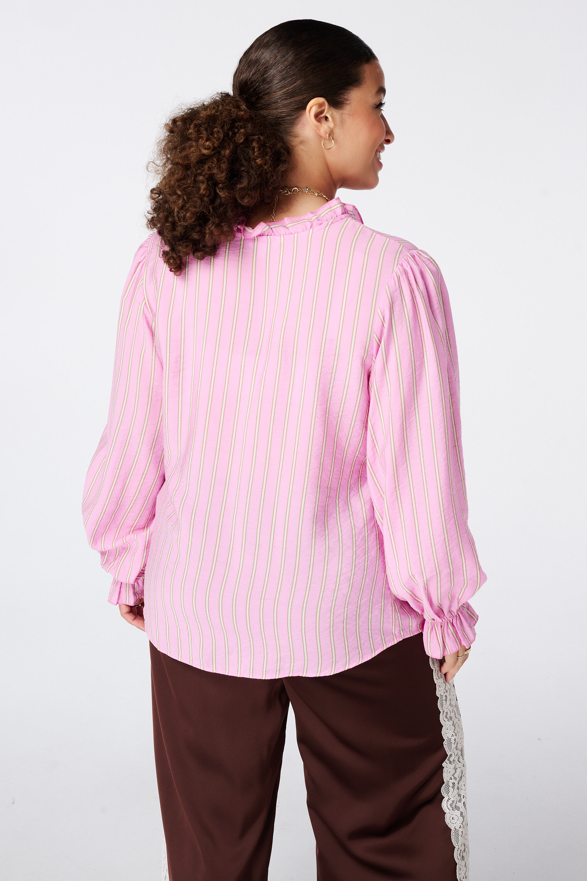 Gestreepte blouse met volants image number 3