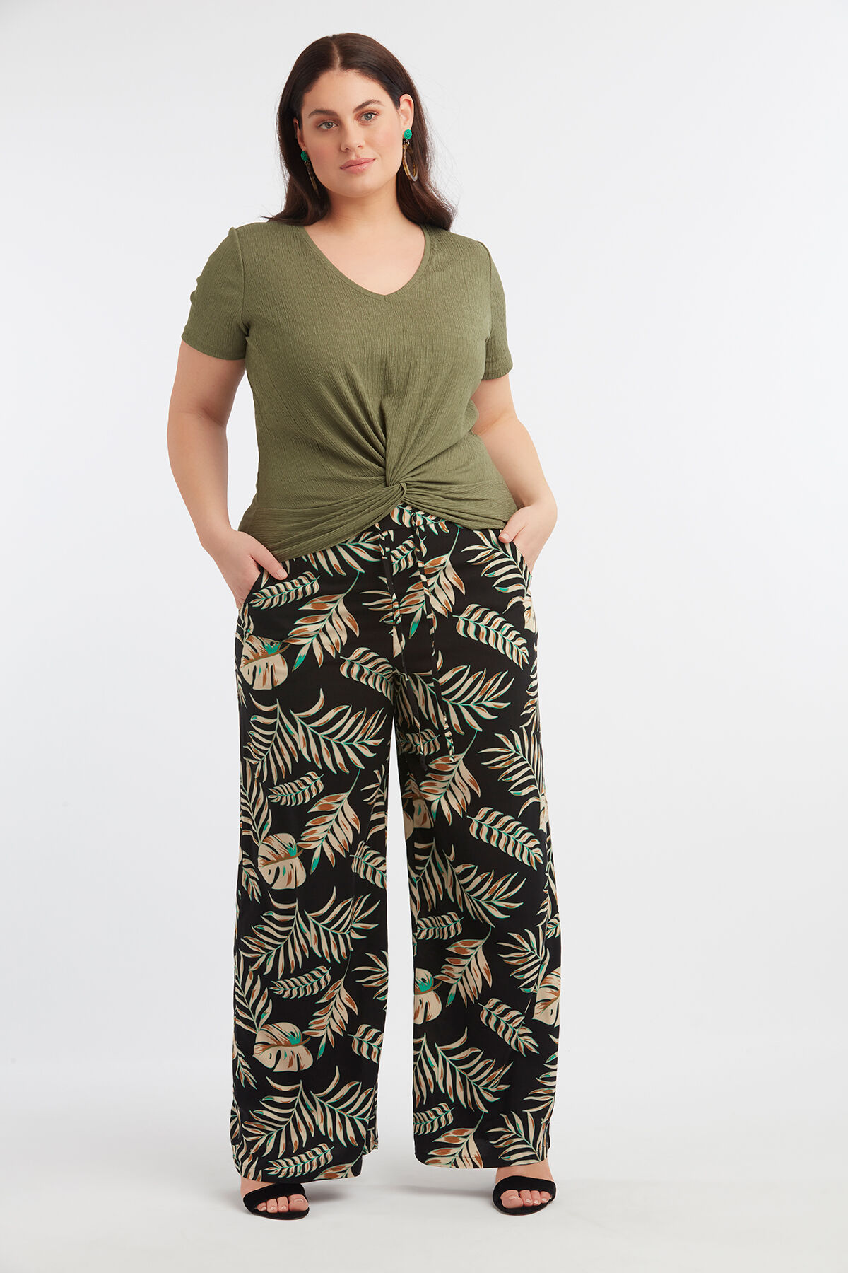 Pantalon large avec imprim&eacute; int&eacute;gral  image number 3