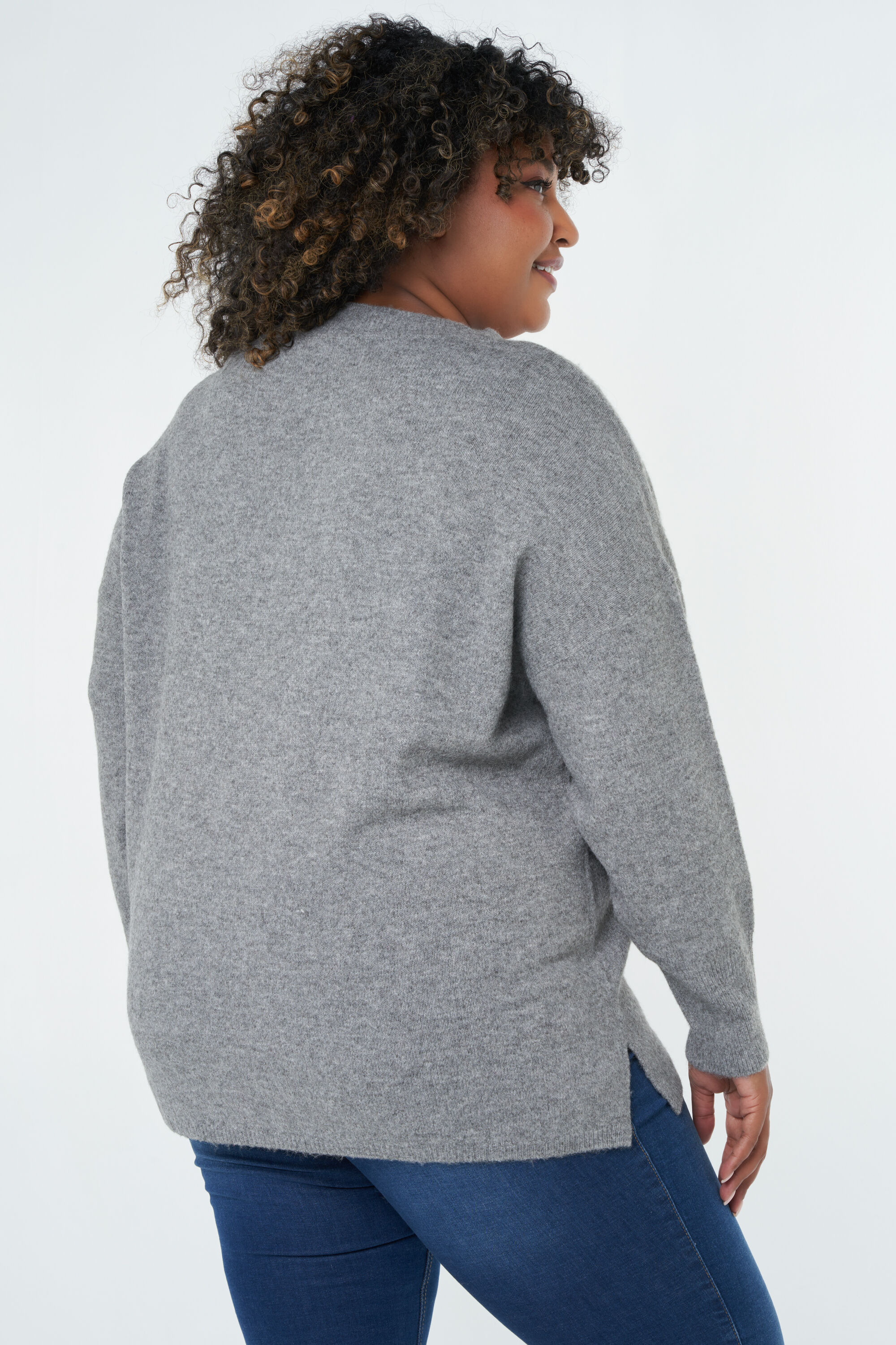 Pull en maille fine &agrave; col en V image number 3